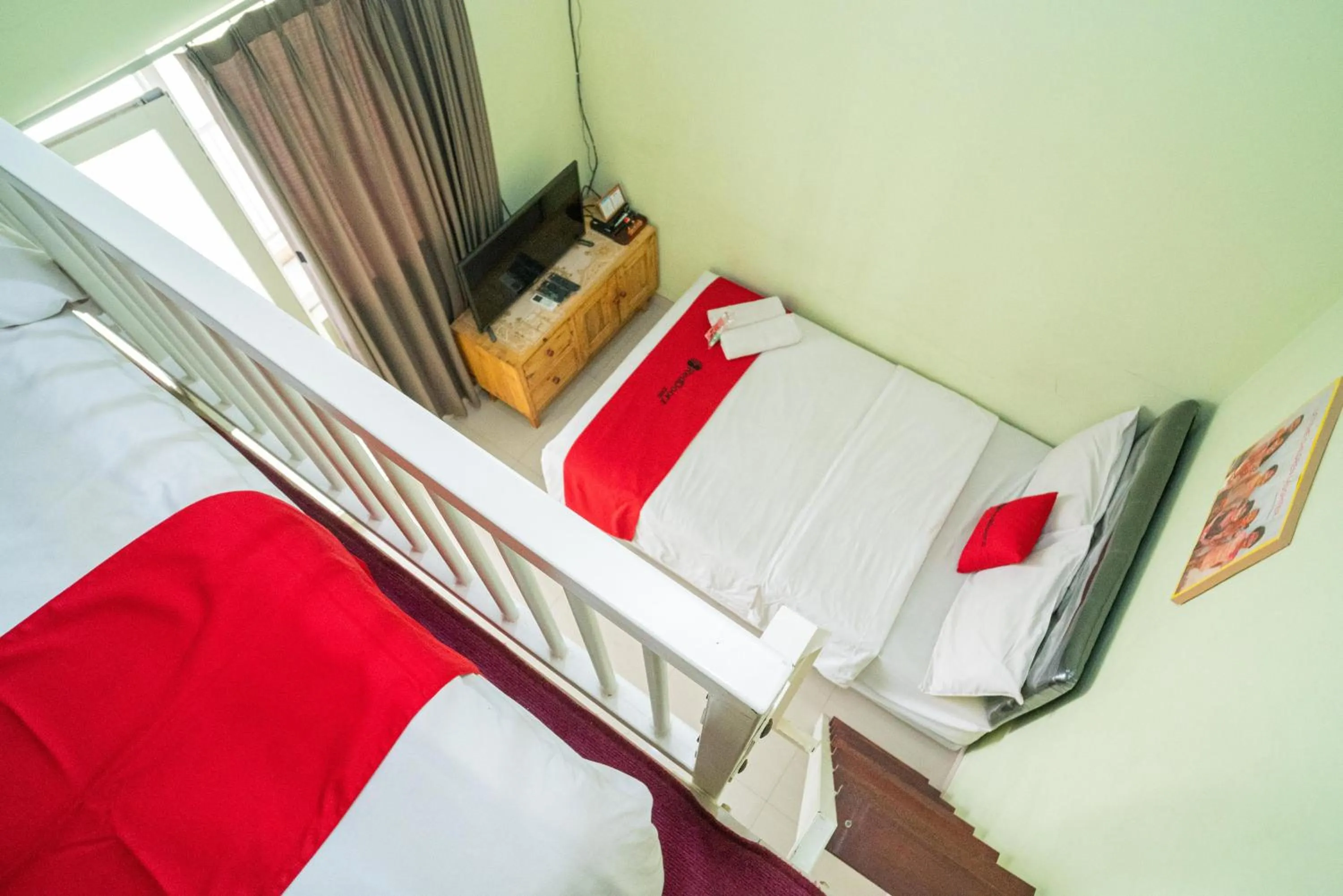 Bedroom, Bed in RedDoorz Syariah near Suncity Mall Sidoarjo