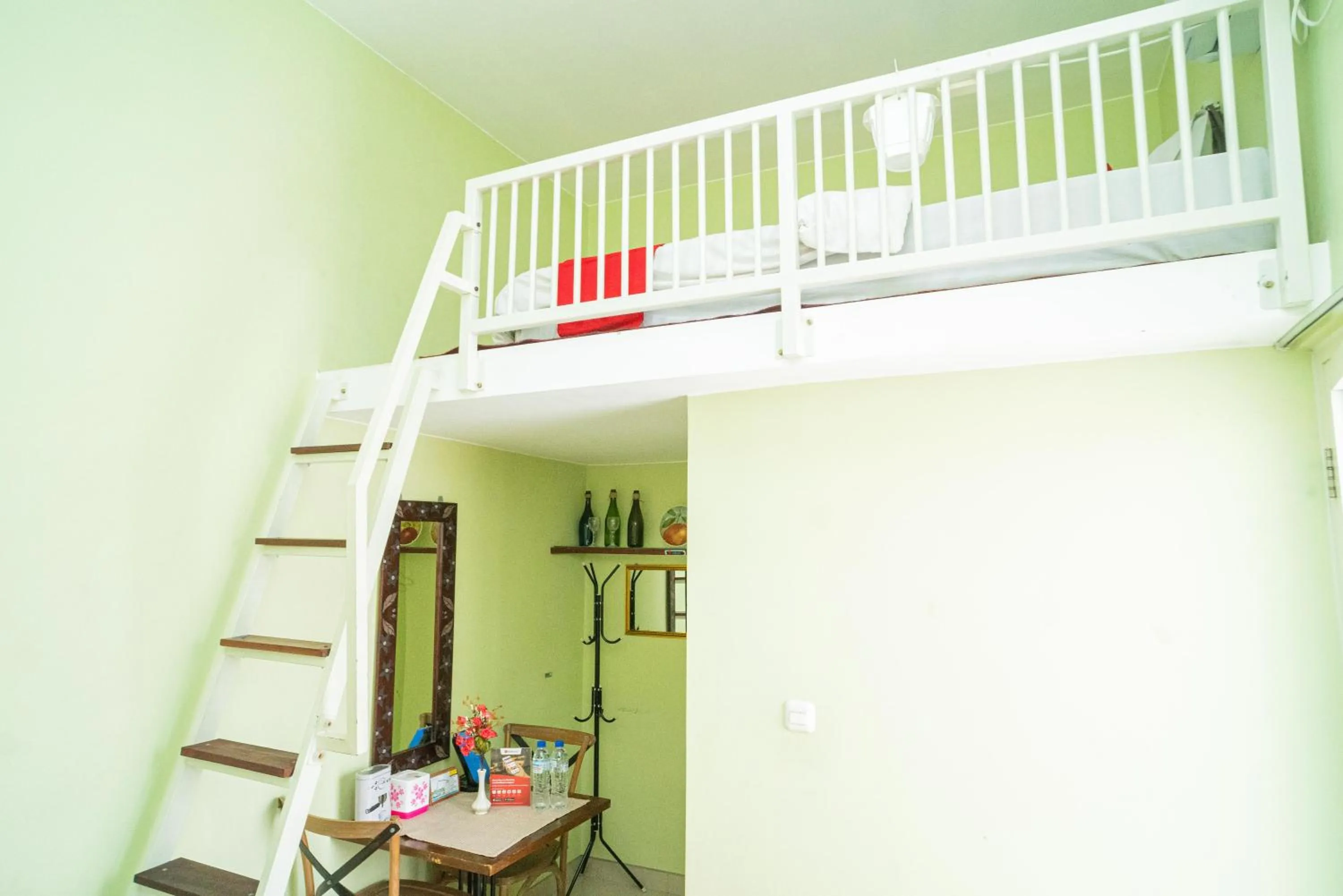 Bedroom, Bed in RedDoorz Syariah near Suncity Mall Sidoarjo