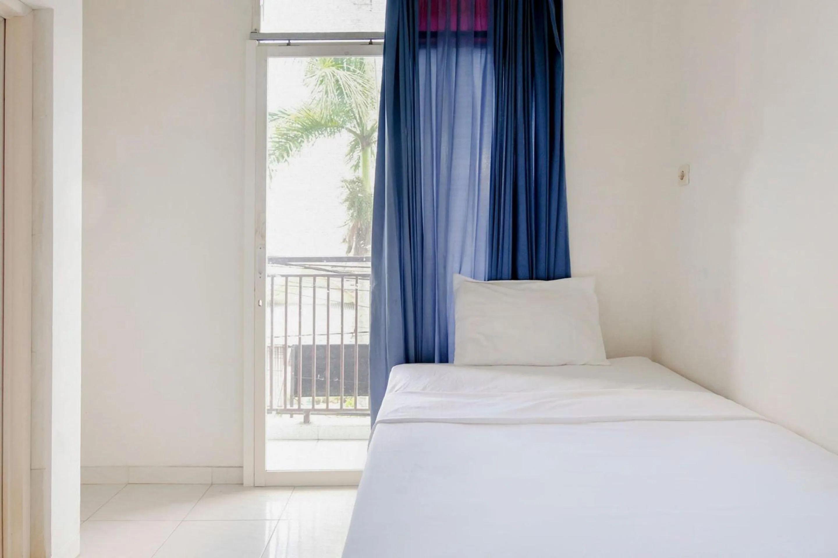 Bedroom in OYO Life 2760 Kost Simpang Borobudur 47