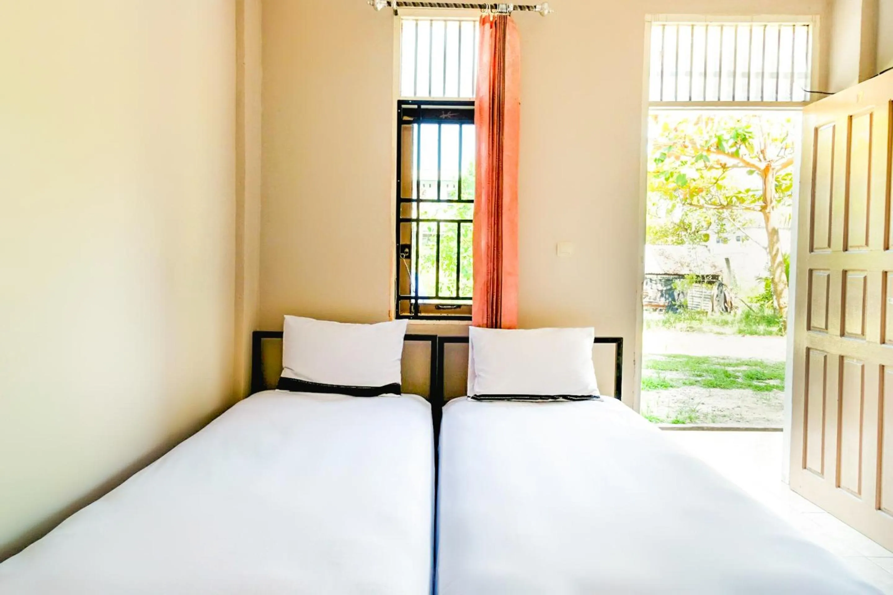 Bedroom, Bed in OYO Life 2745 Nabeza House