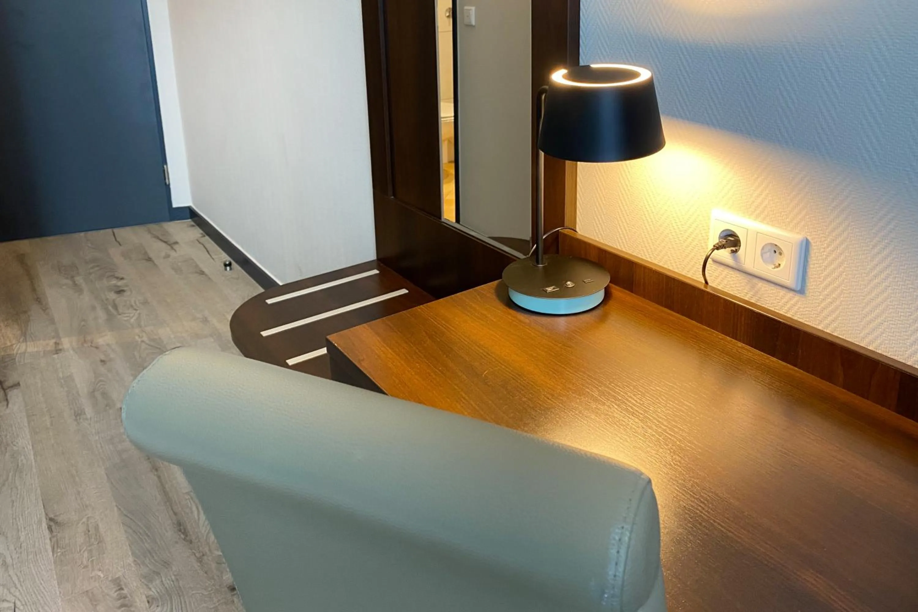 Photo of the whole room in Garner Hotel Hamburg - Graf Moltke by IHG