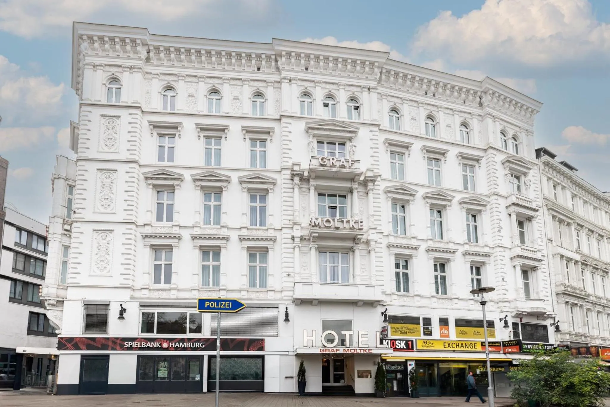 Property building in Garner Hotel Hamburg - Graf Moltke by IHG