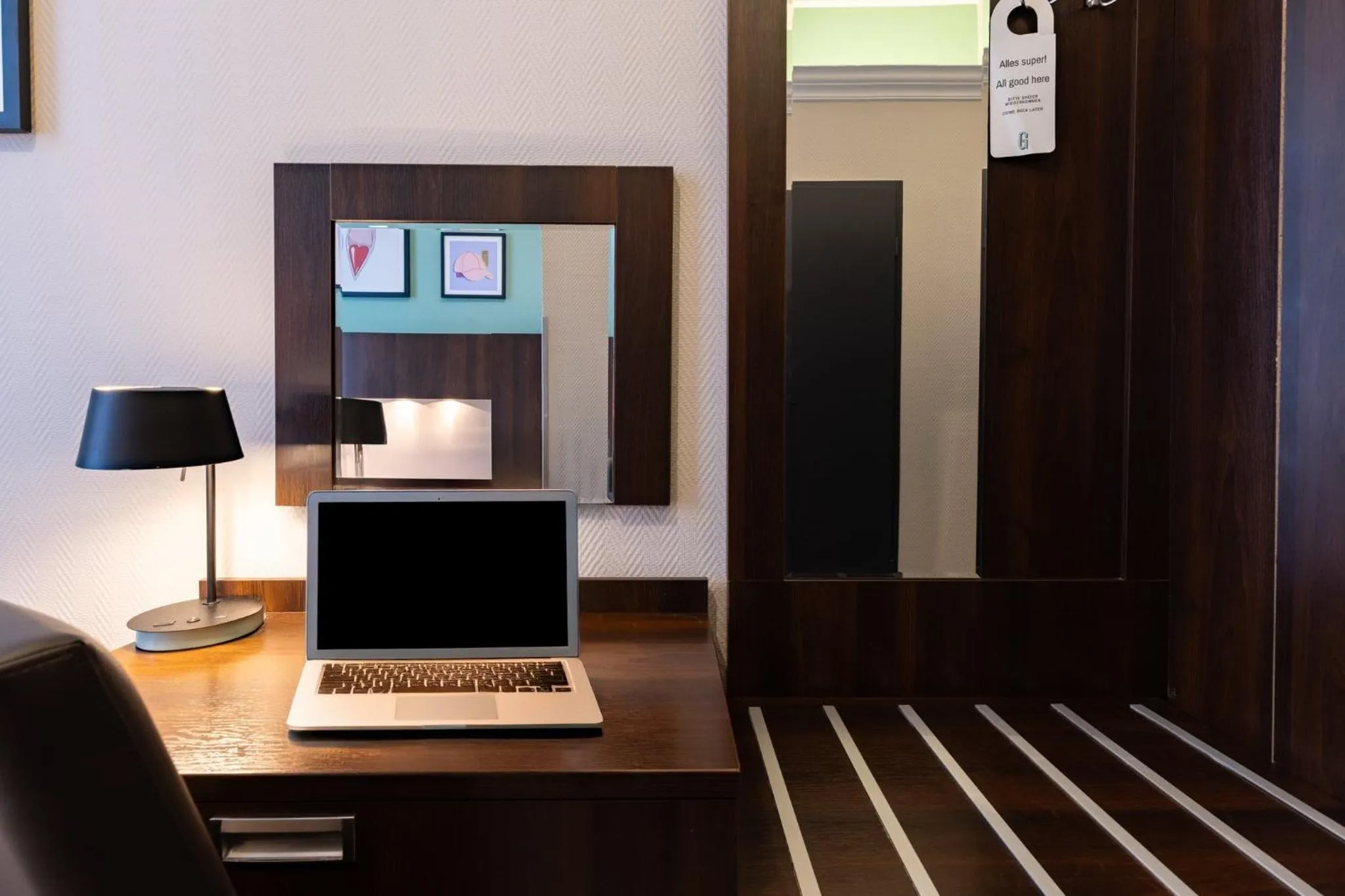 Photo of the whole room in Garner Hotel Hamburg - Graf Moltke by IHG