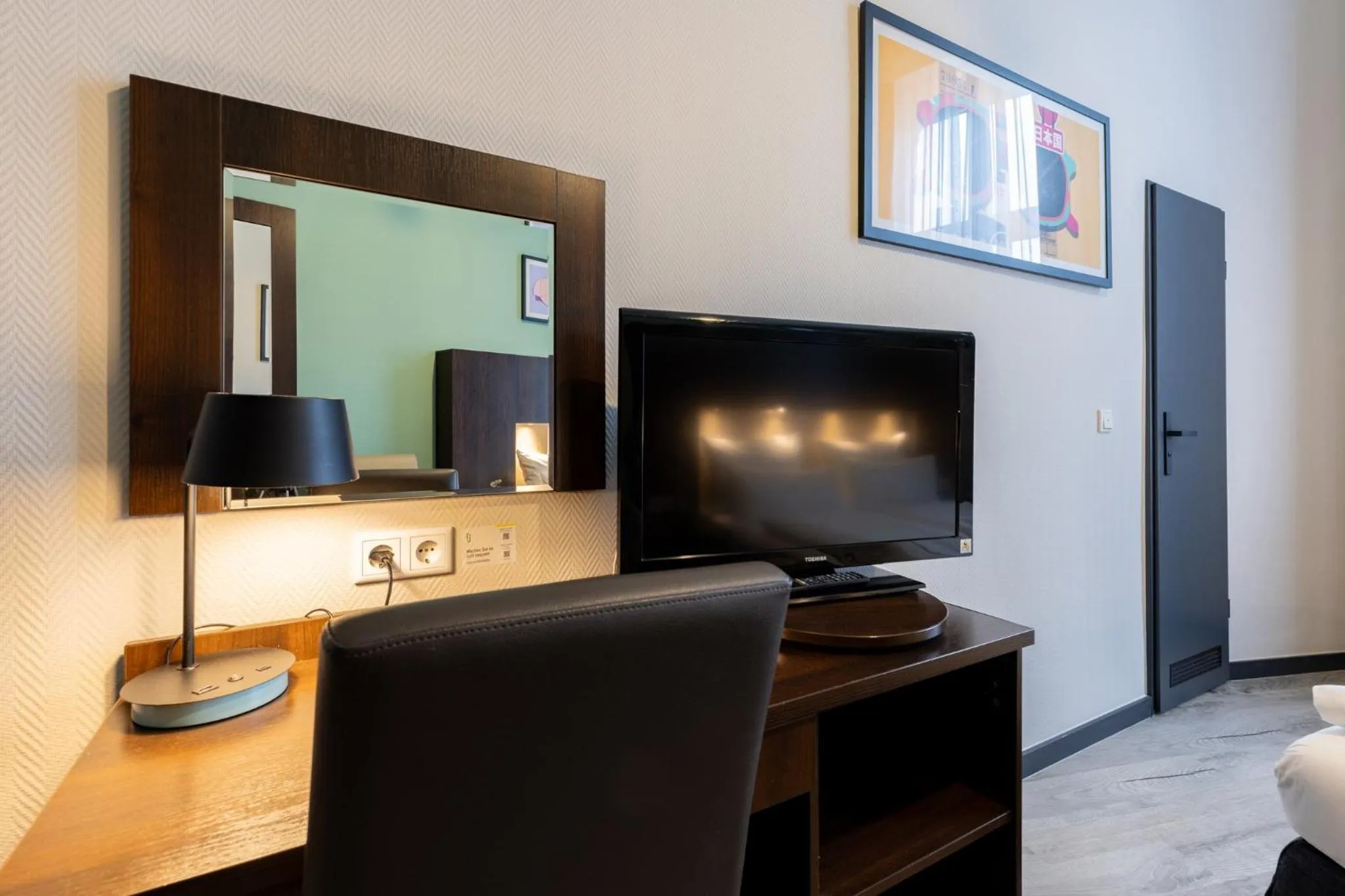 Photo of the whole room in Garner Hotel Hamburg - Graf Moltke by IHG