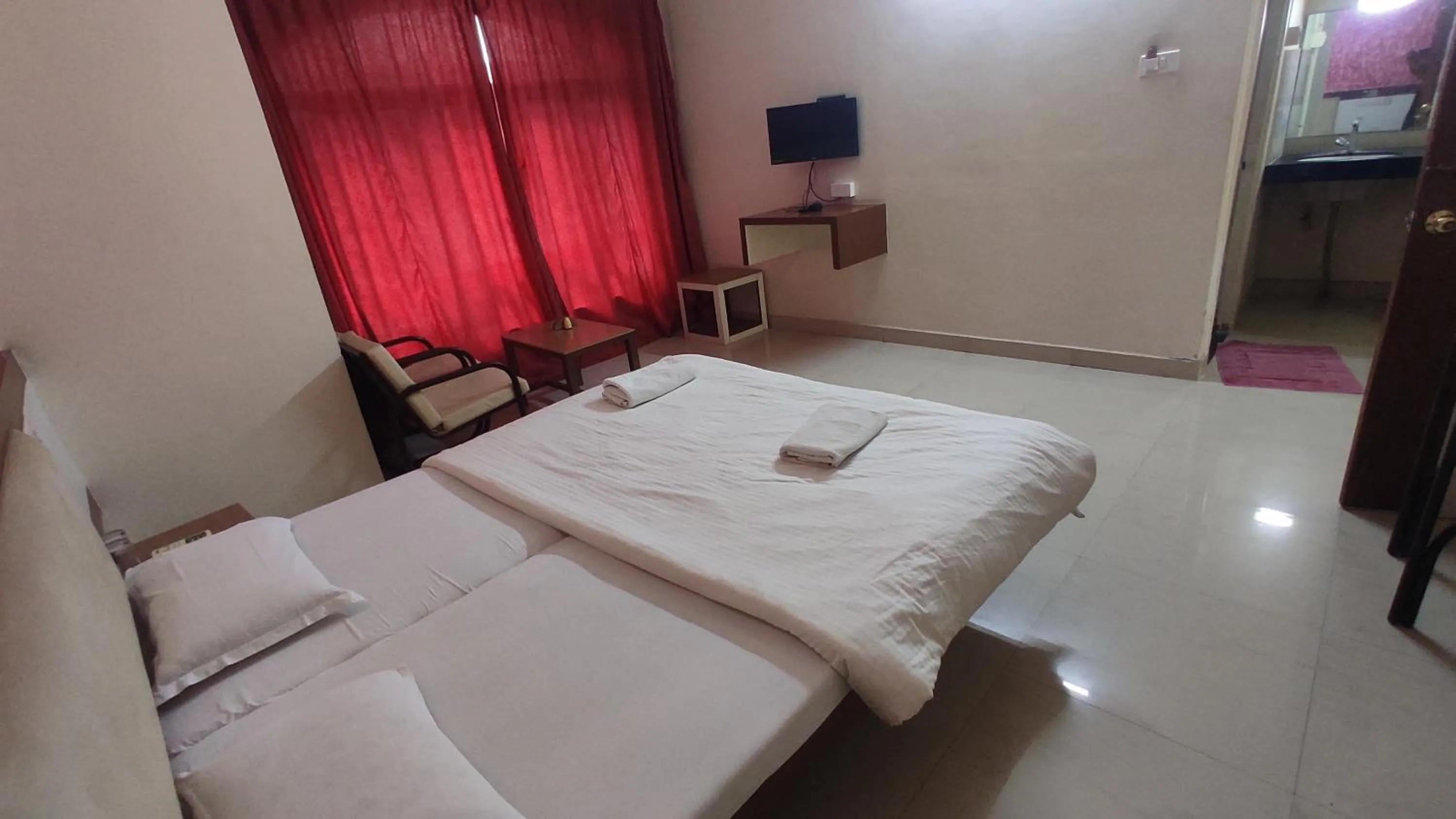 Bed in Hotel Rajtara