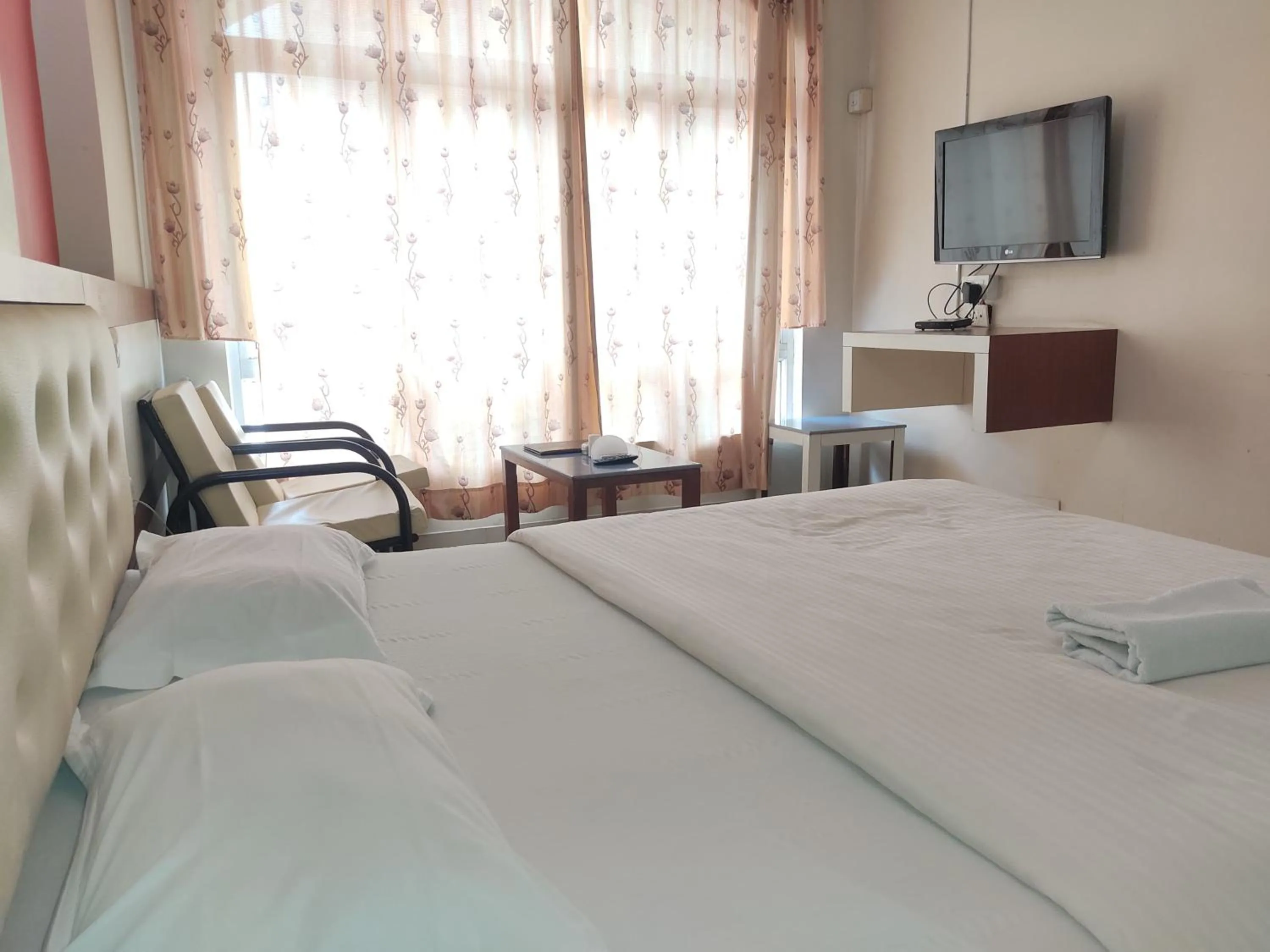 Bed in Hotel Rajtara