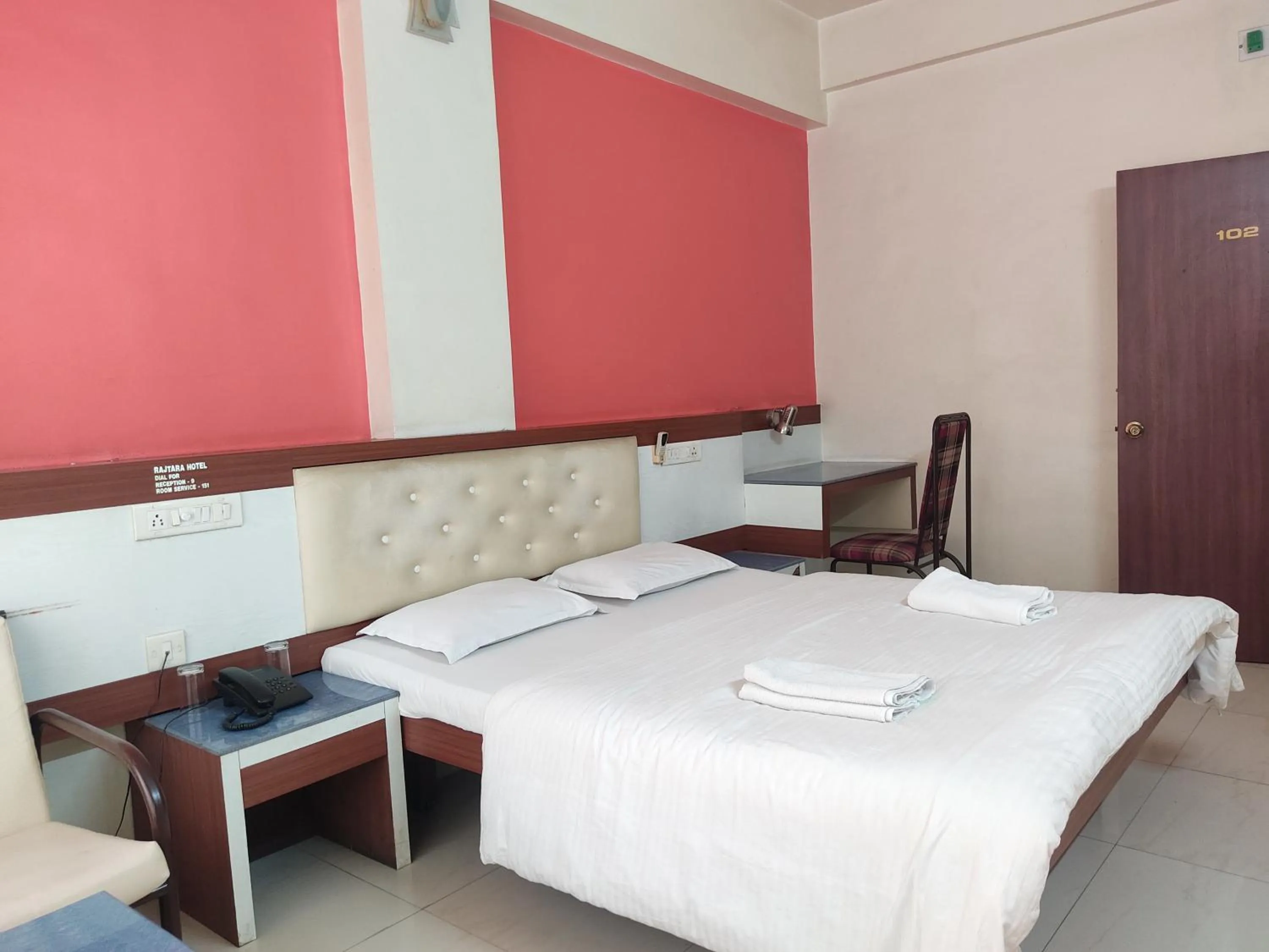 Bed in Hotel Rajtara