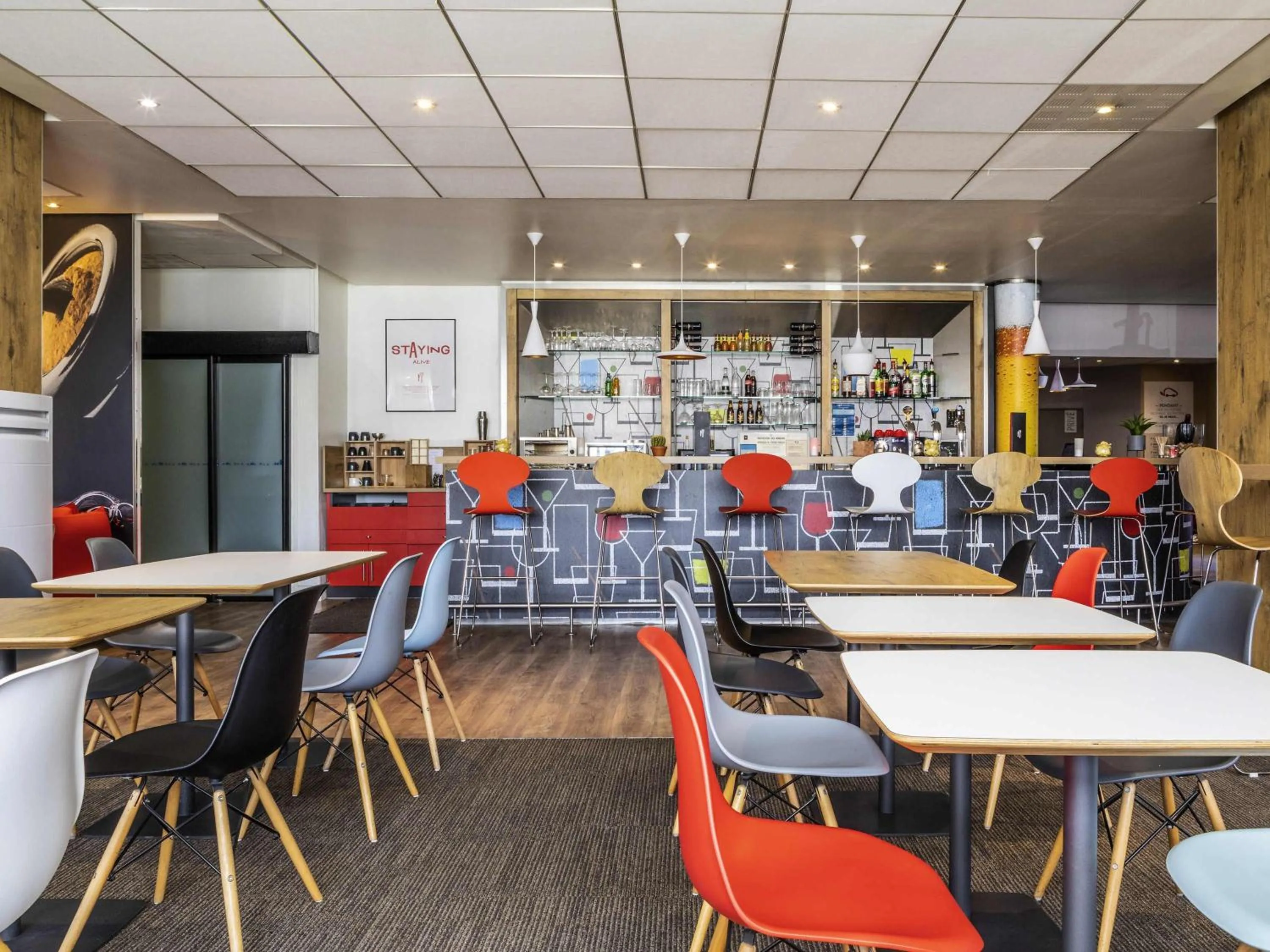 Lounge or bar in ibis Paris Creteil