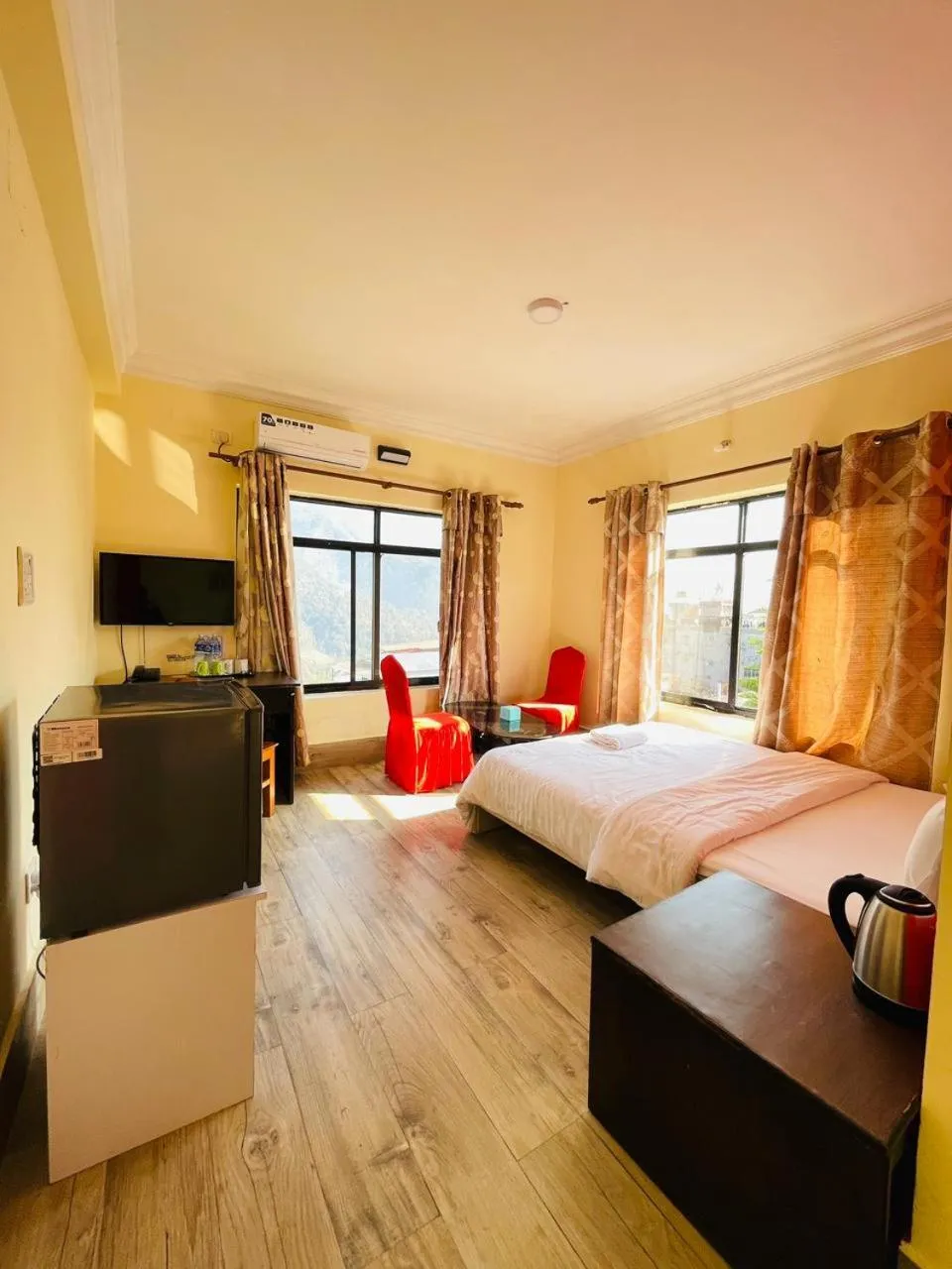 Bed in Gateway Himalaya Resort