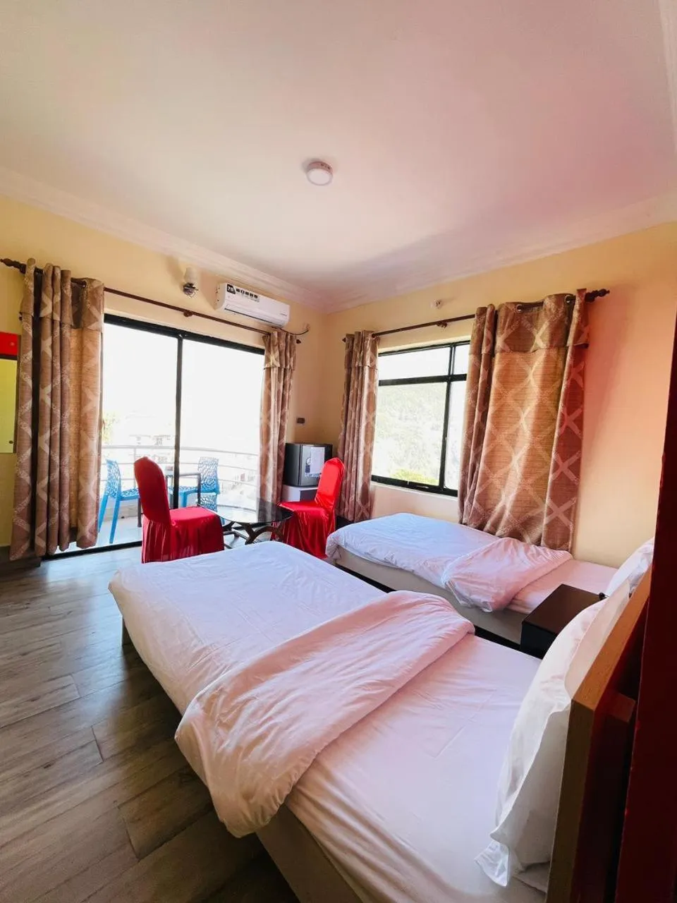 Bed in Gateway Himalaya Resort