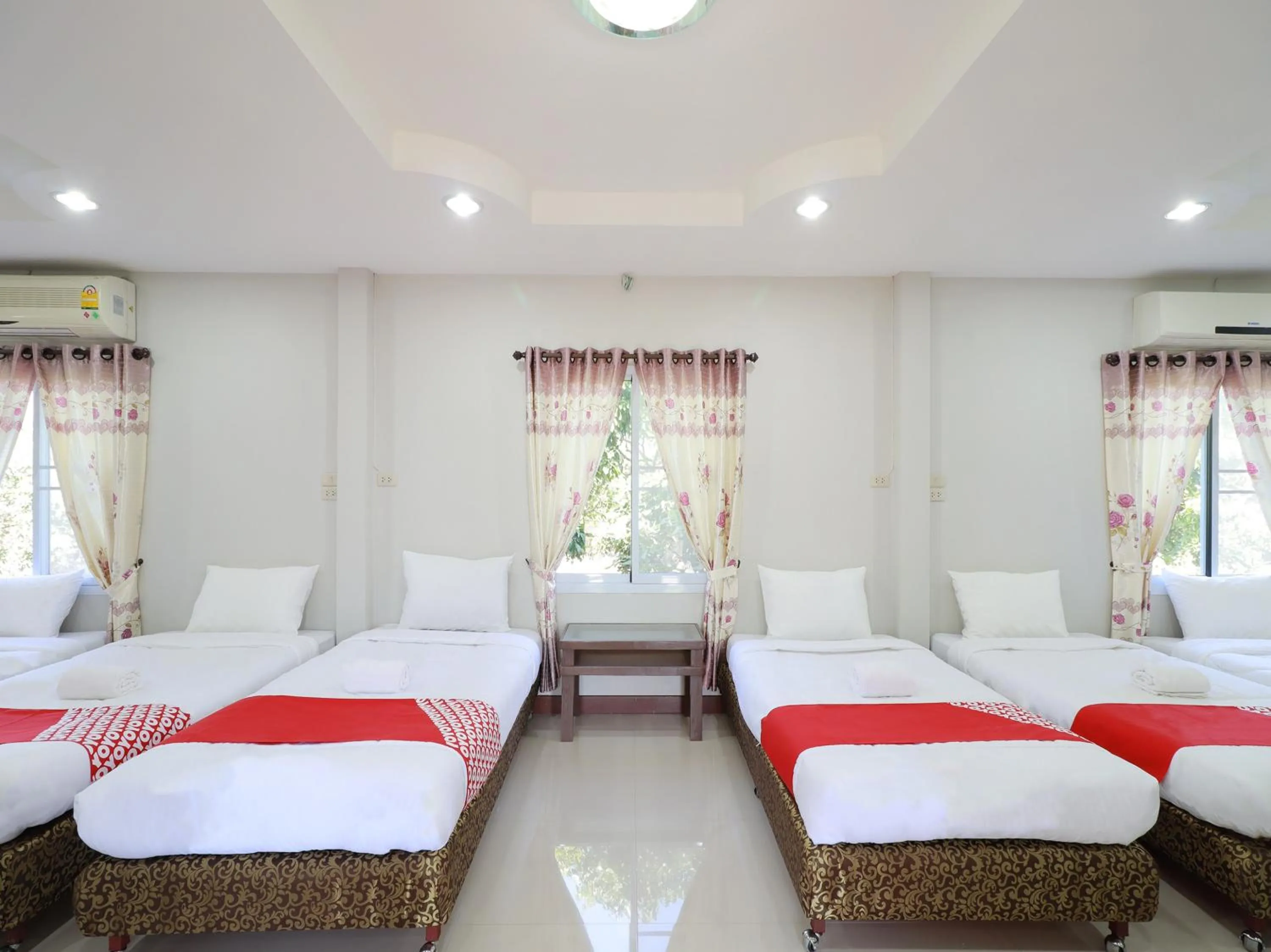 Bedroom, Bed in OYO 553 Kongsup Resort