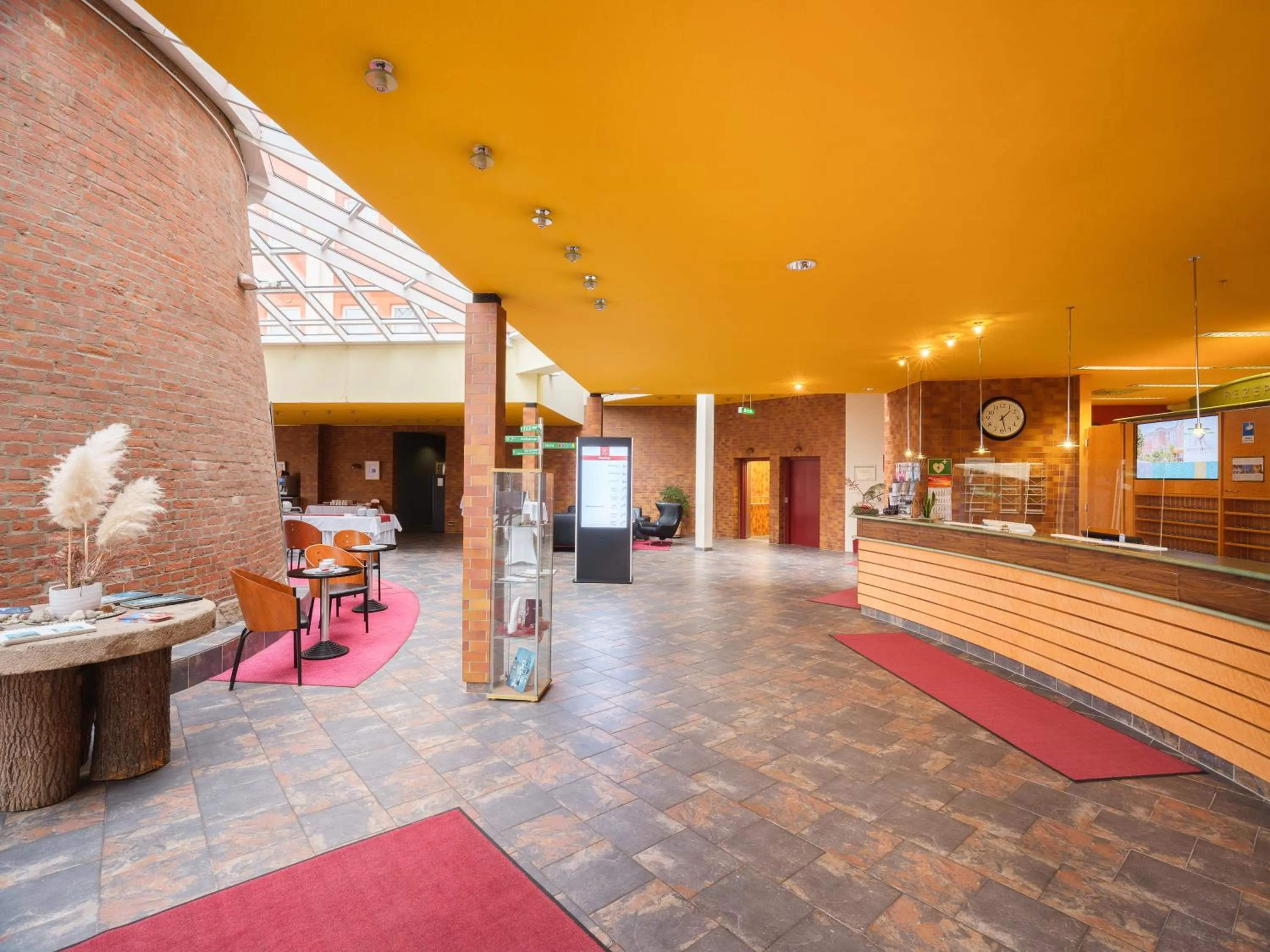 Lobby or reception in Mühlenhotel Halle-Leipzig