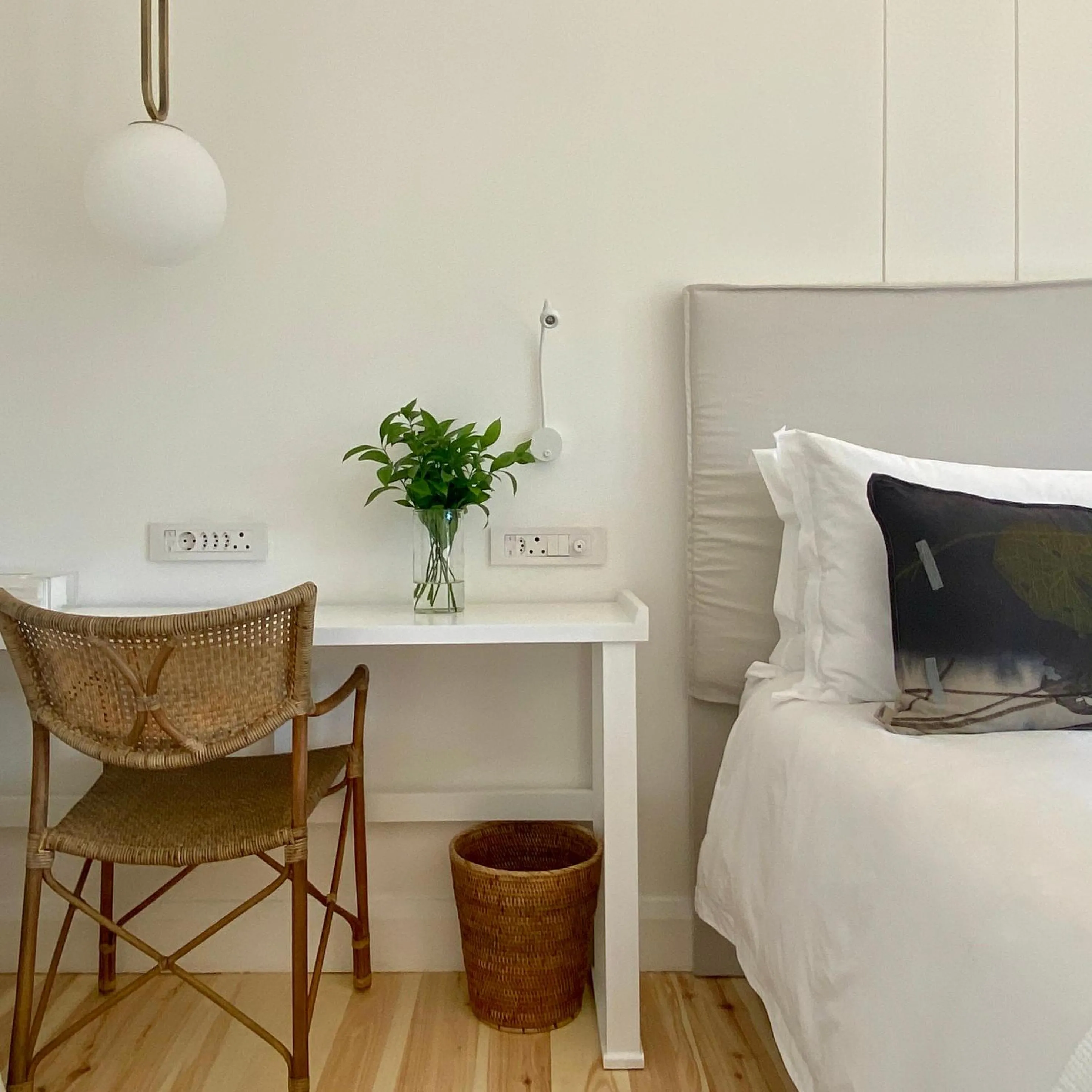 Bedroom, Bed in Barrington's