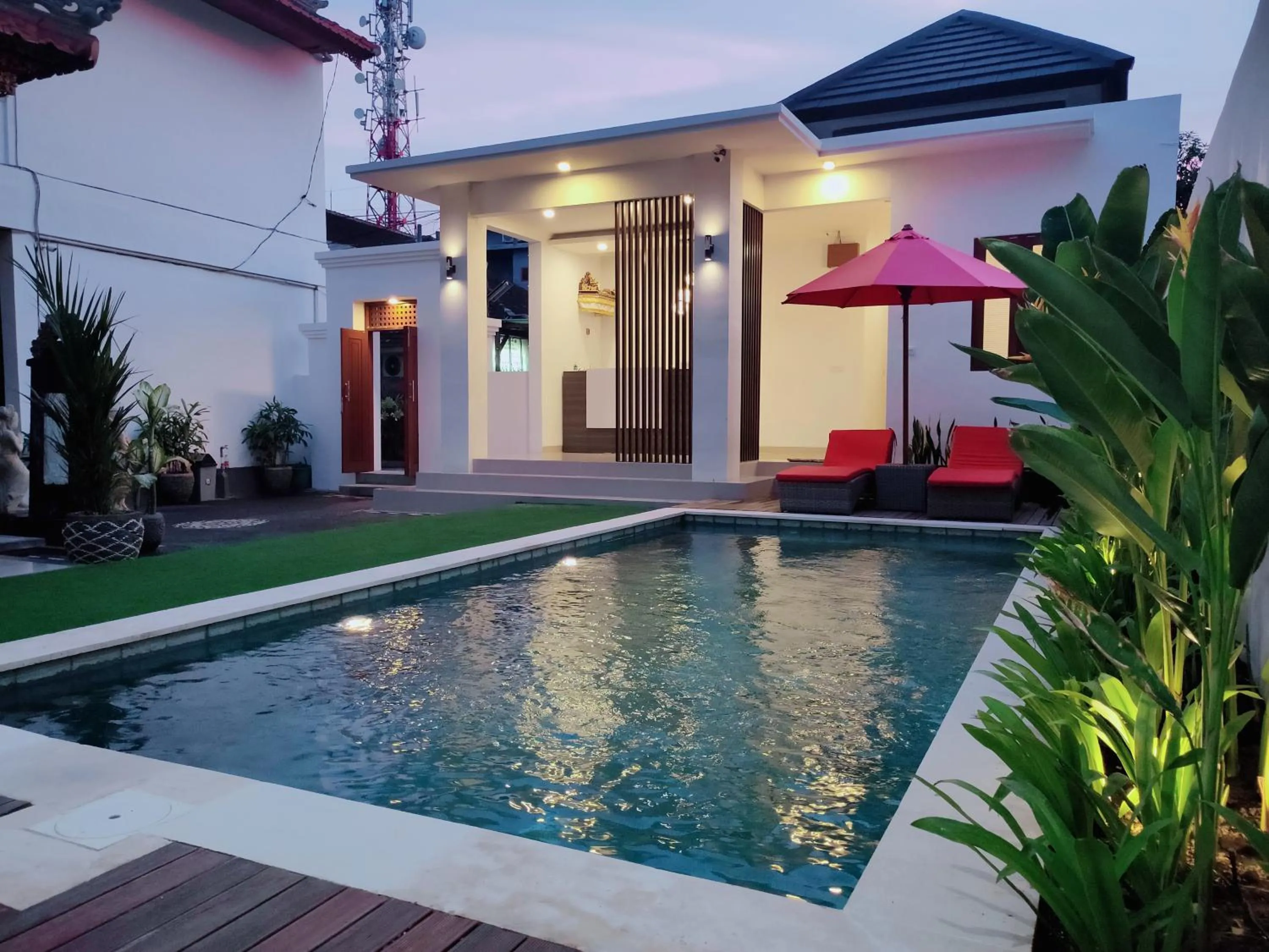 Swimming pool in Pondok DenAyu Homestay