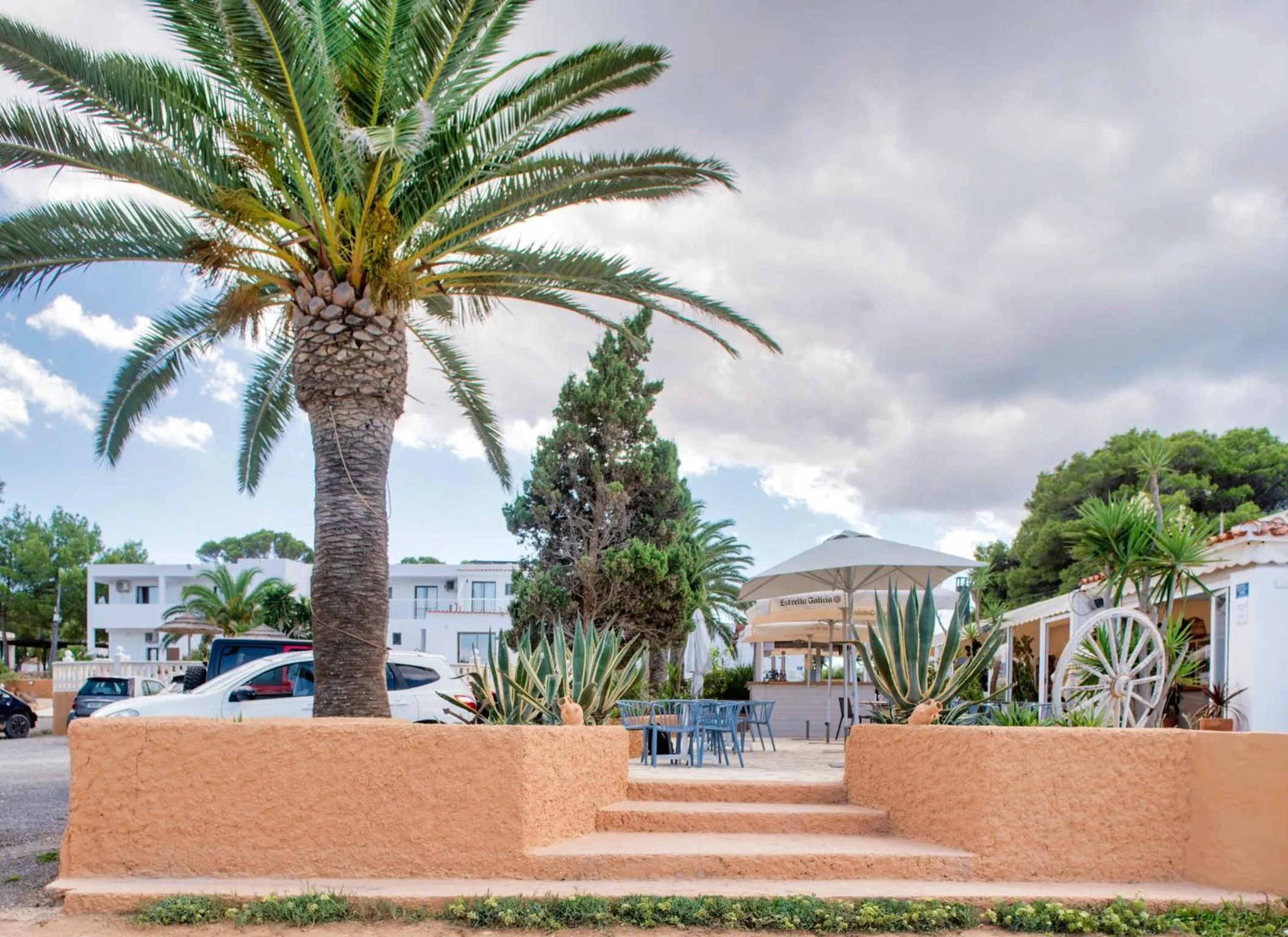 Property building in Hotel Lago Dorado