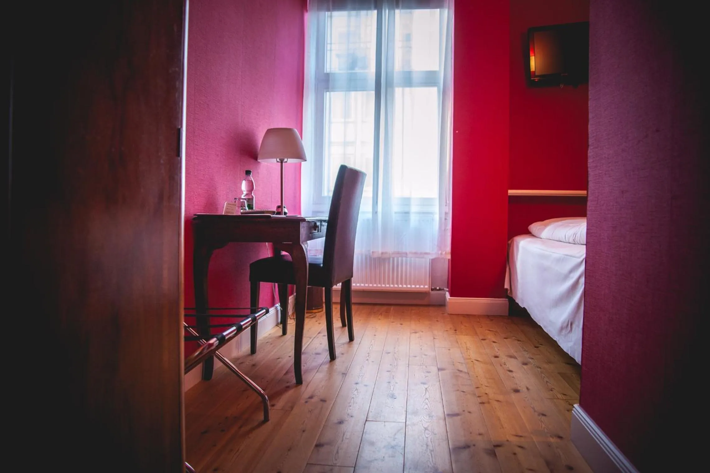 Photo of the whole room, Bed in Hotel Alexander