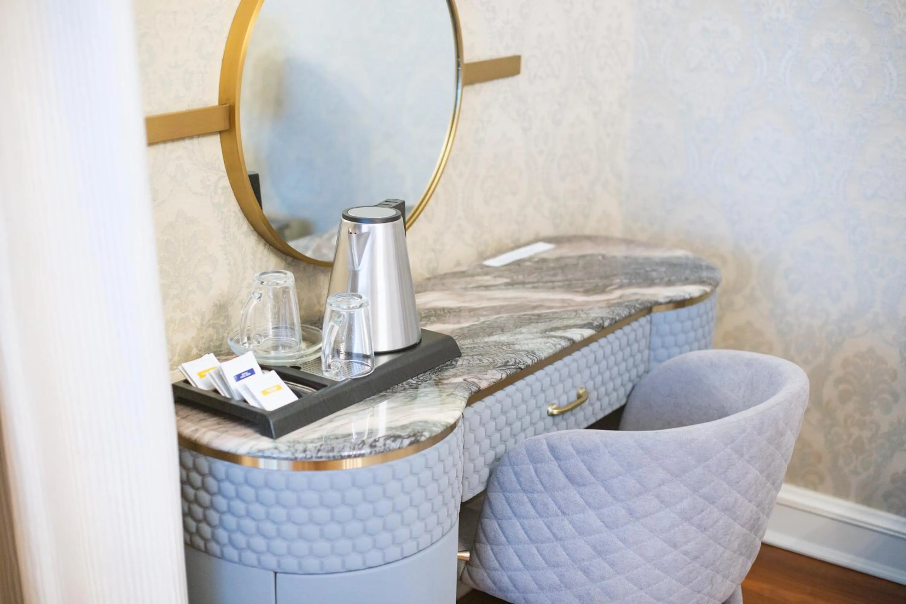 Coffee/tea facilities in Eclat Luxury Hotel