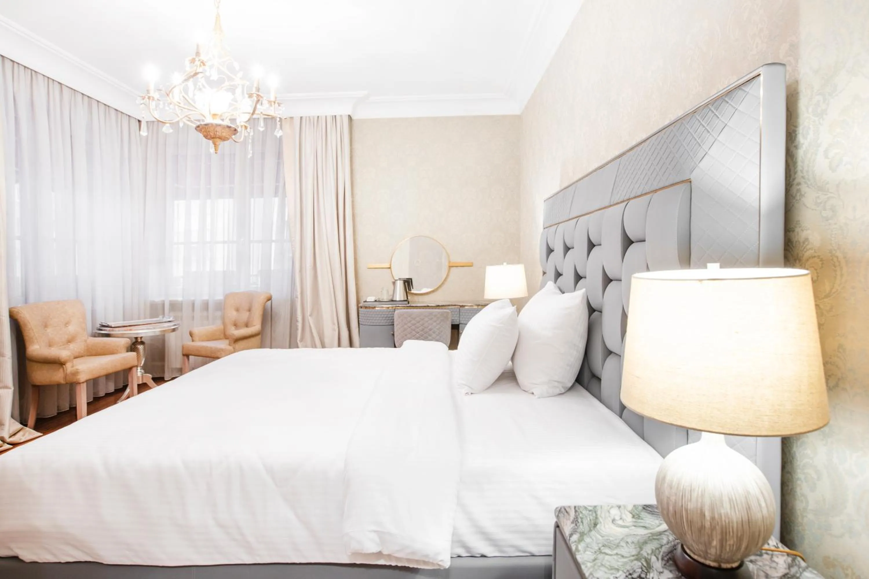 Photo of the whole room, Bed in Eclat Luxury Hotel