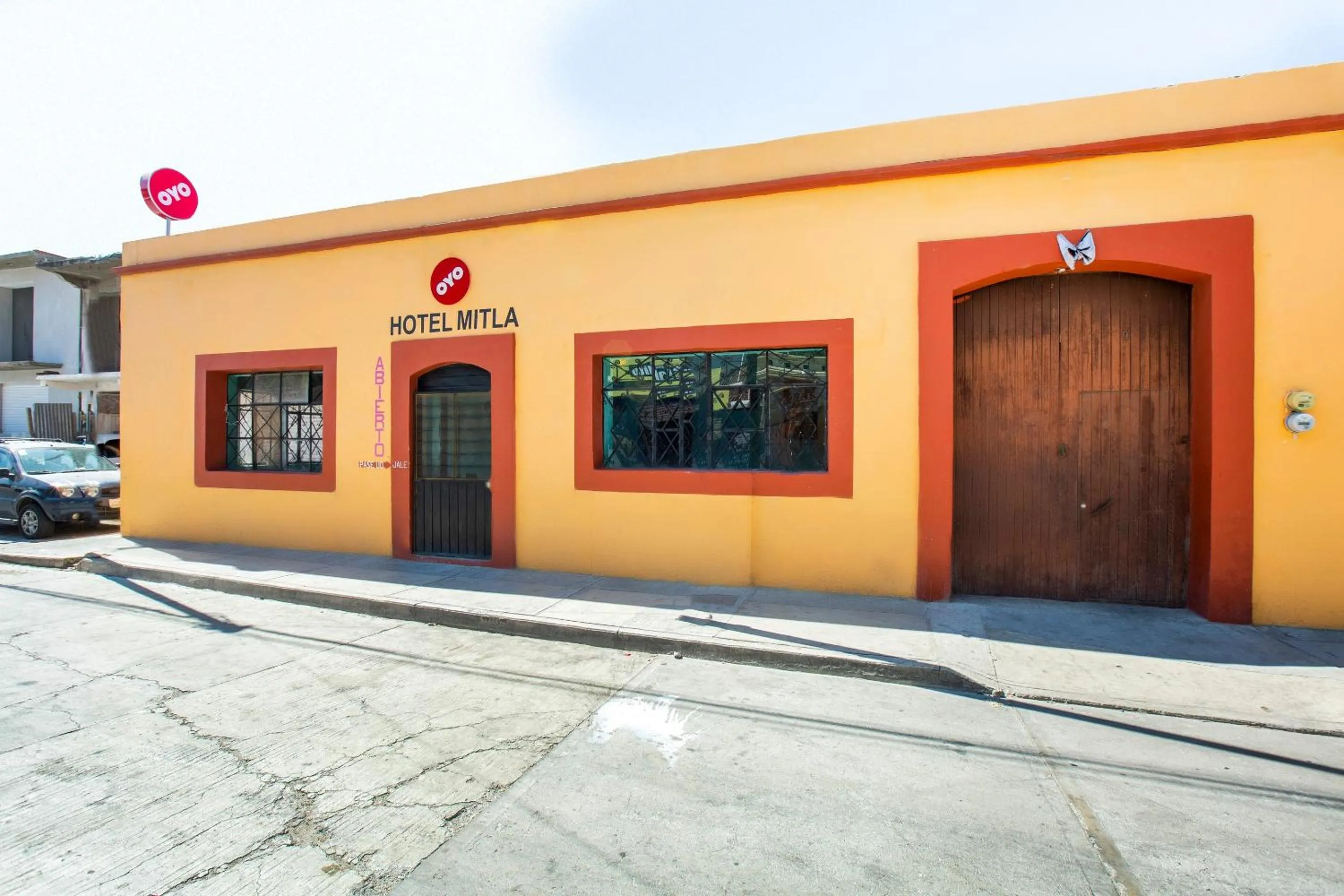 Facade/entrance in OYO Hotel Y Restaurante Mitla, Oaxaca