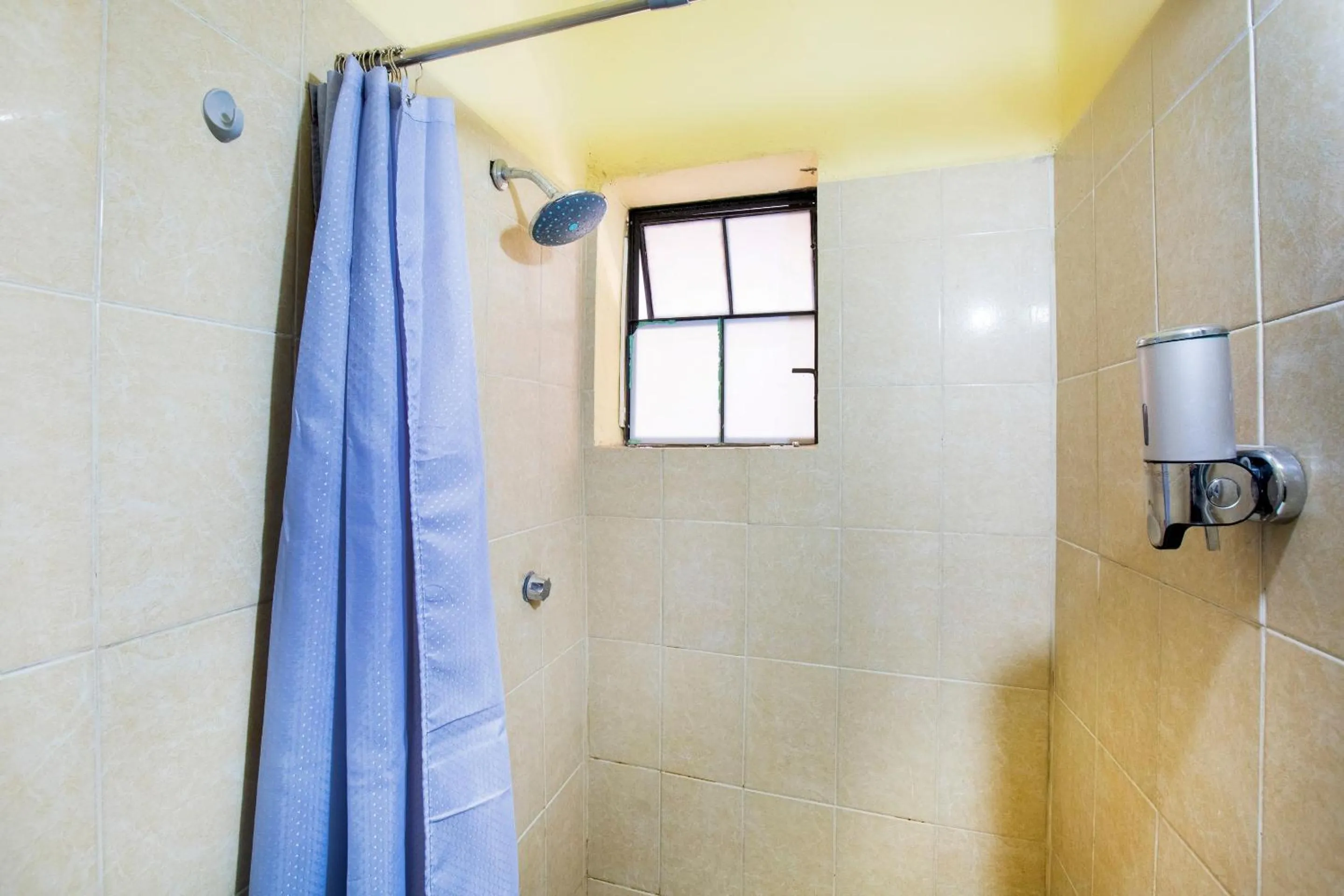 Bathroom in OYO Hotel Y Restaurante Mitla, Oaxaca
