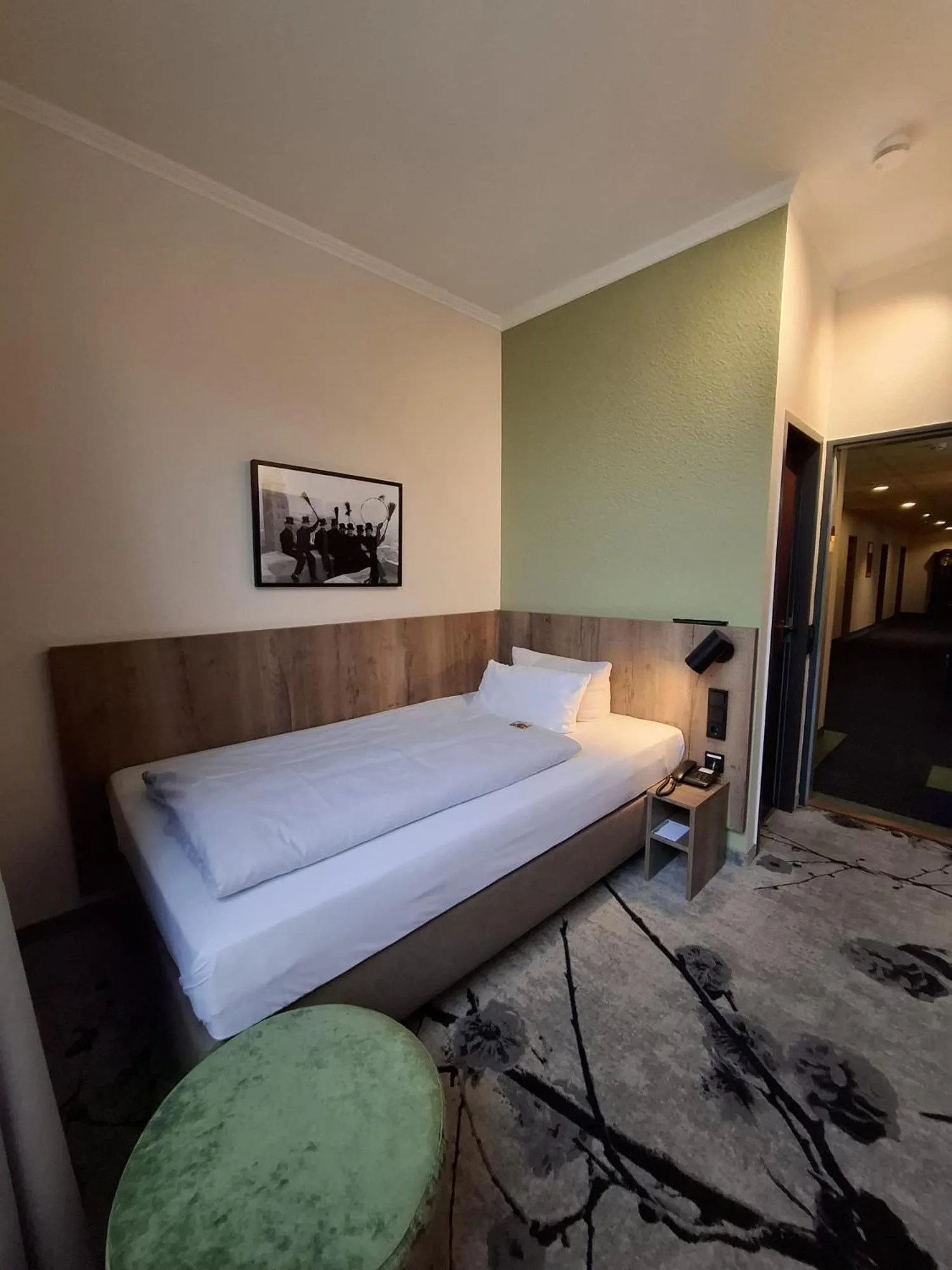 Photo of the whole room, Bed in LIHO - einfach Lübeck