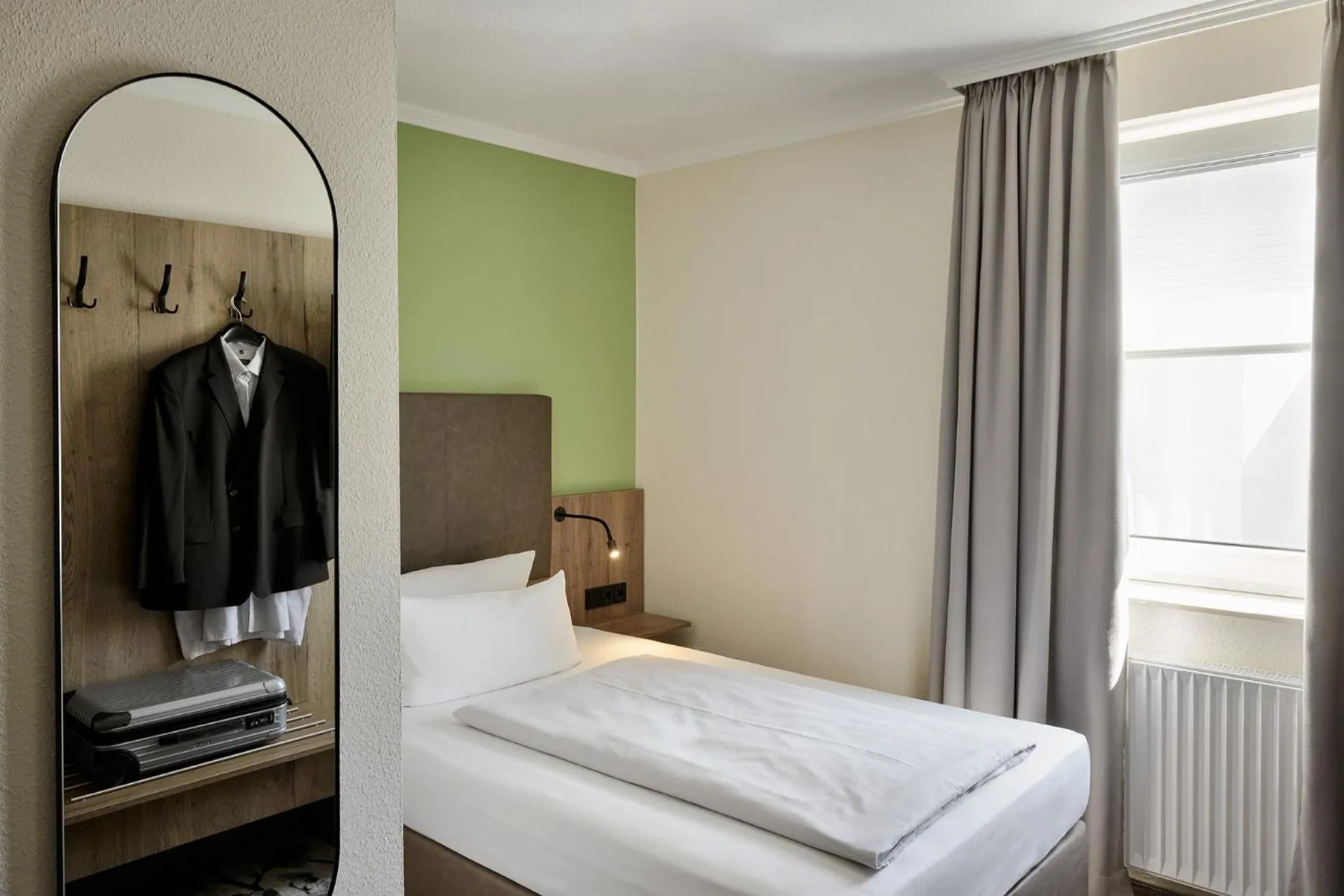 Photo of the whole room, Bed in LIHO - einfach Lübeck