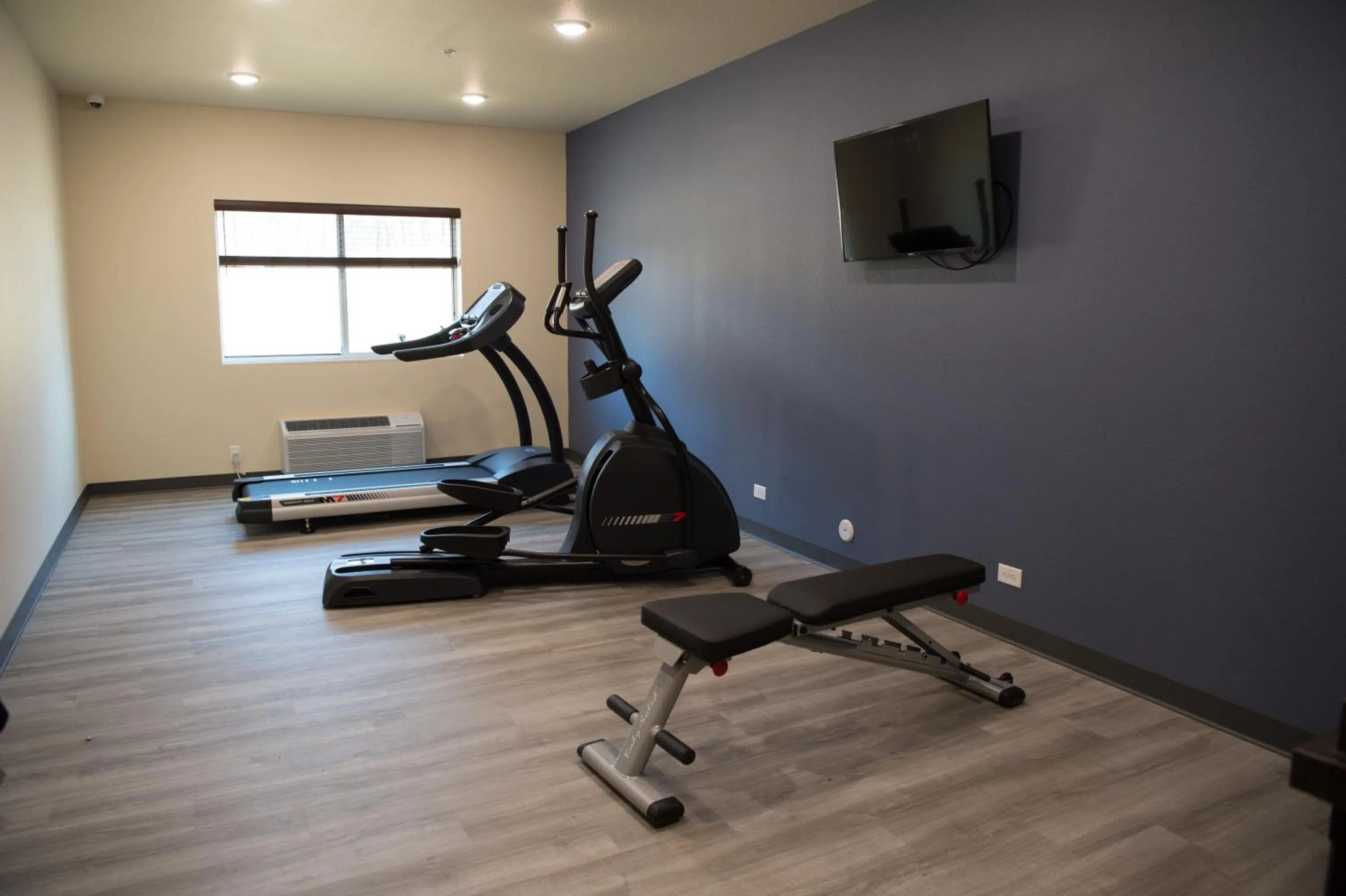 Fitness centre/facilities in Cobblestone Inn & Suites - Forest City
