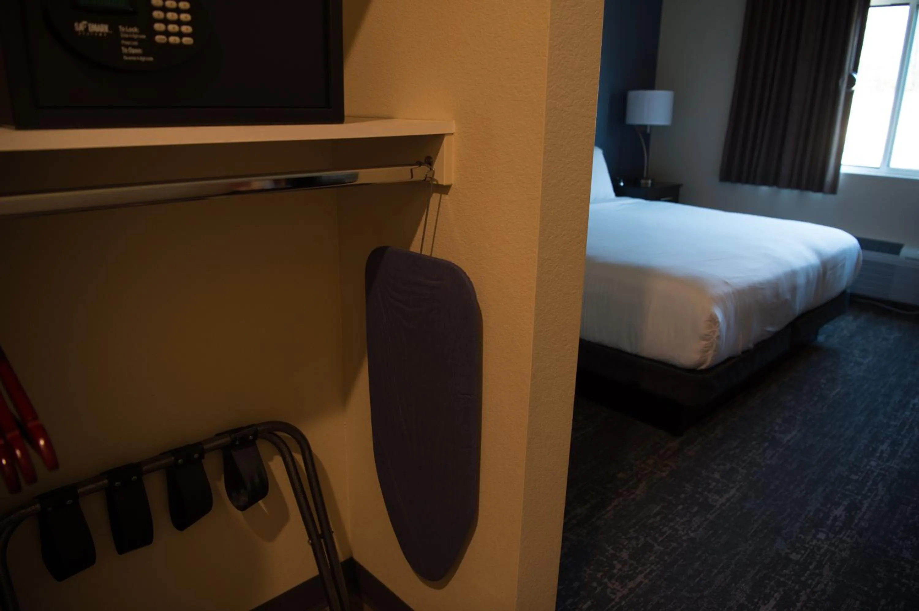 Bed in Cobblestone Inn & Suites - Forest City