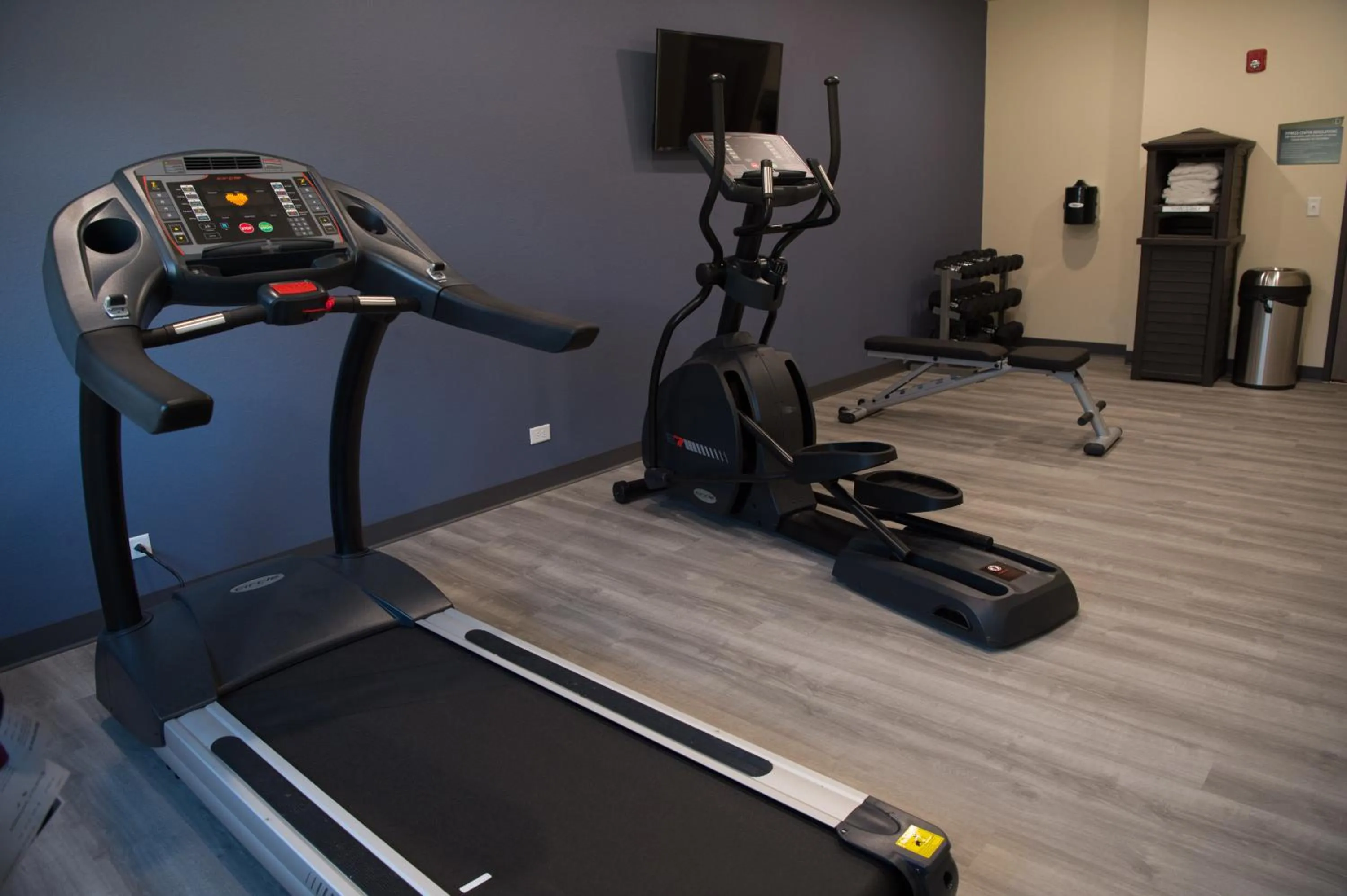Fitness centre/facilities in Cobblestone Inn & Suites - Forest City