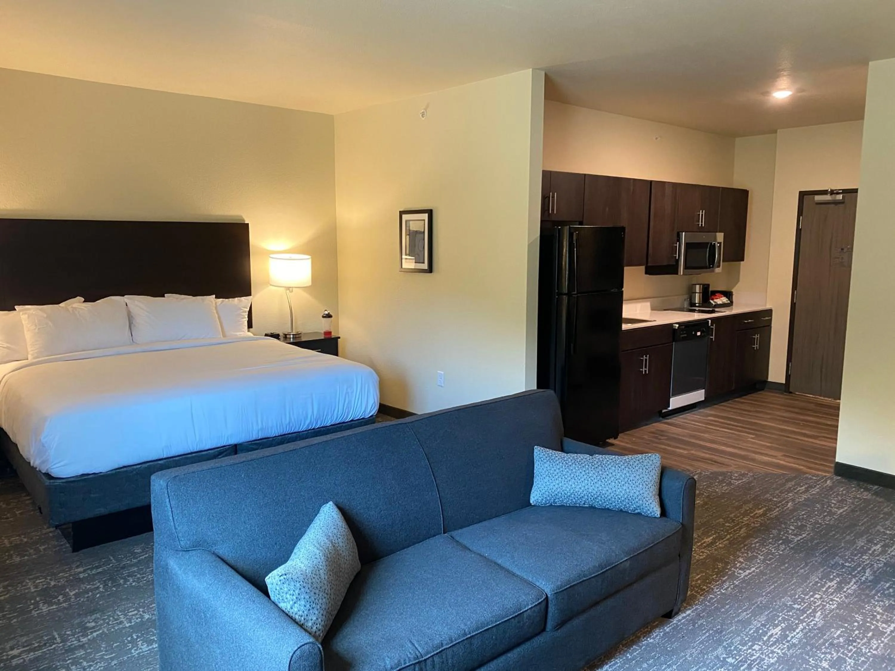Bed in Cobblestone Inn & Suites - Forest City