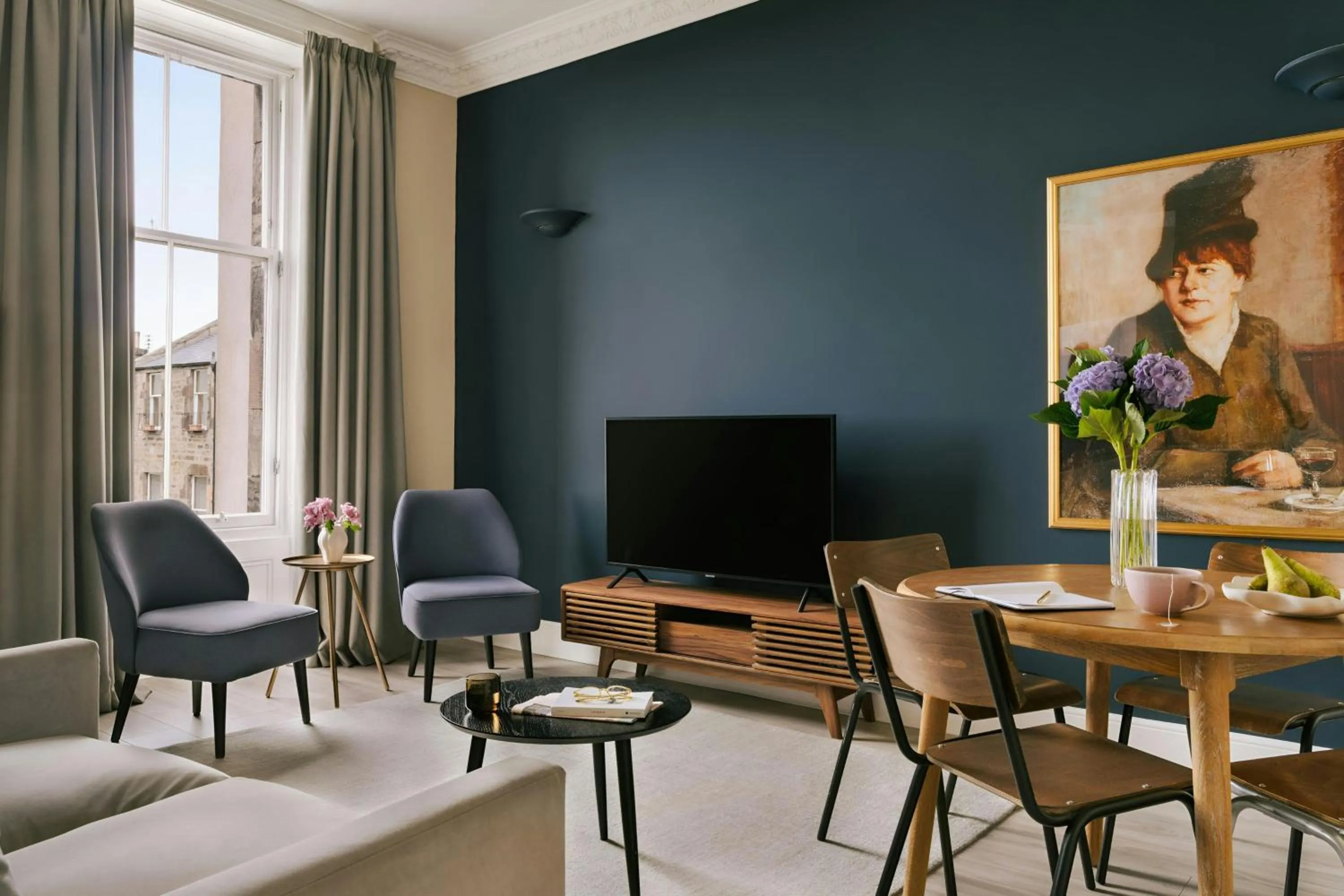 Living room in Sonder by Marriott Bonvoy Royal Garden Apartments New Town