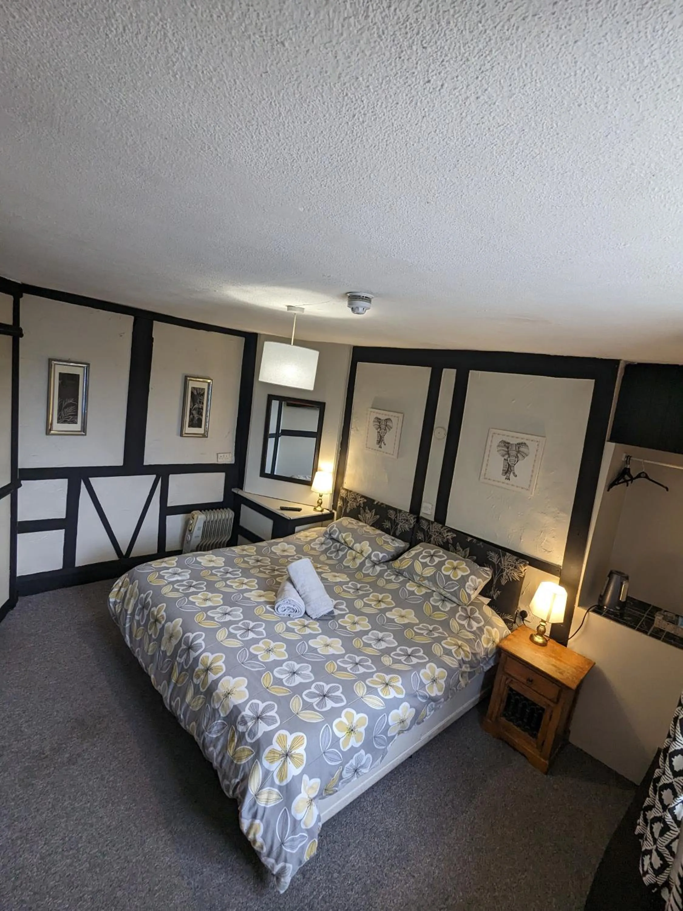 Bedroom in Prestleigh inn