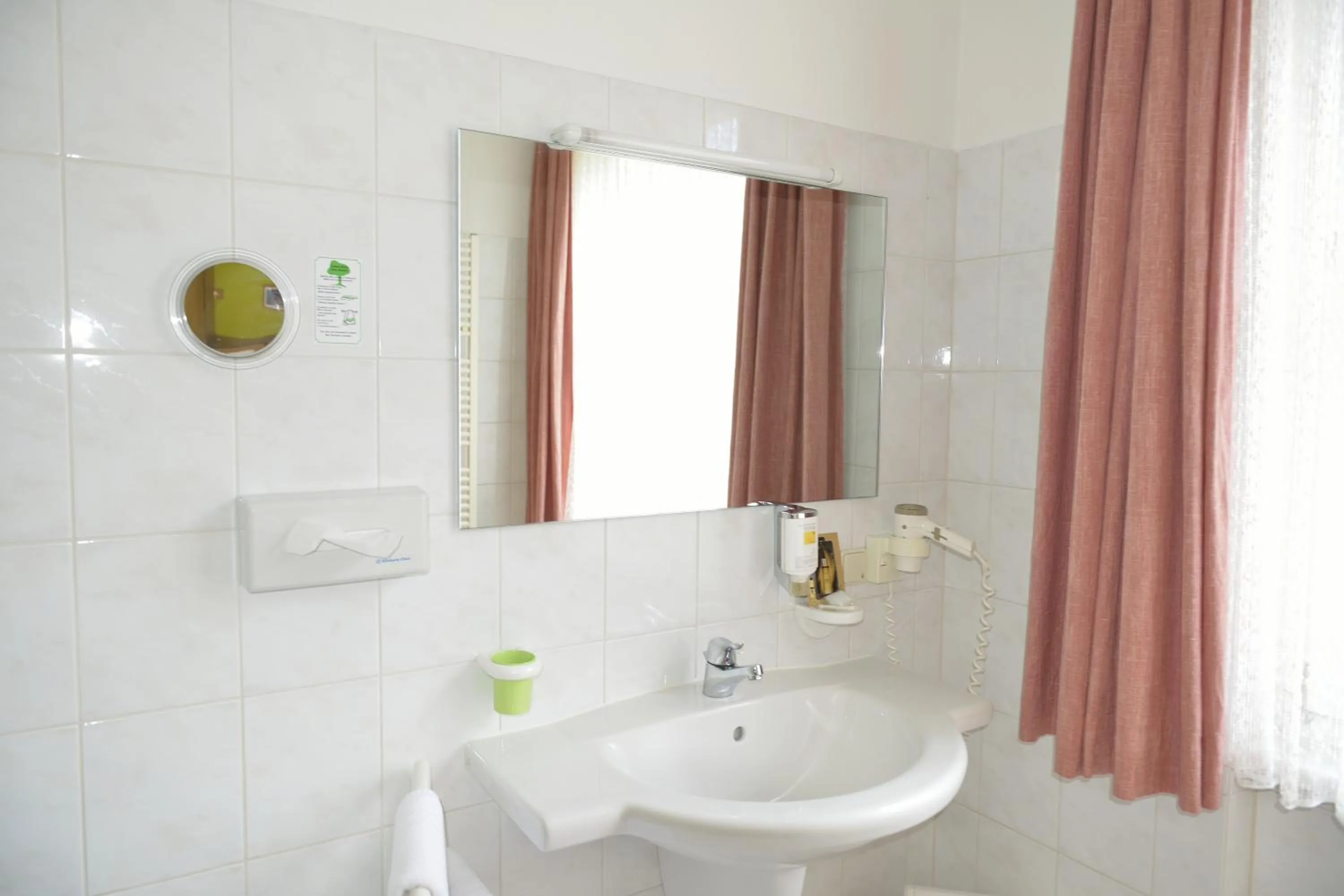 Bathroom in Land- und Golfhotel Alte Fliegerschule