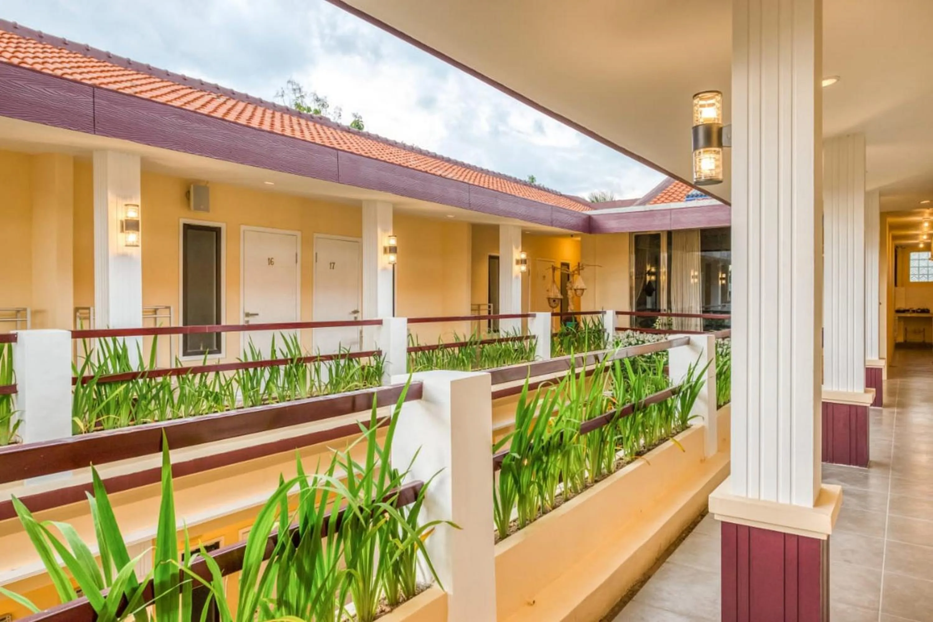 RedDoorz Syariah near Kebon Rojo Park Blitar