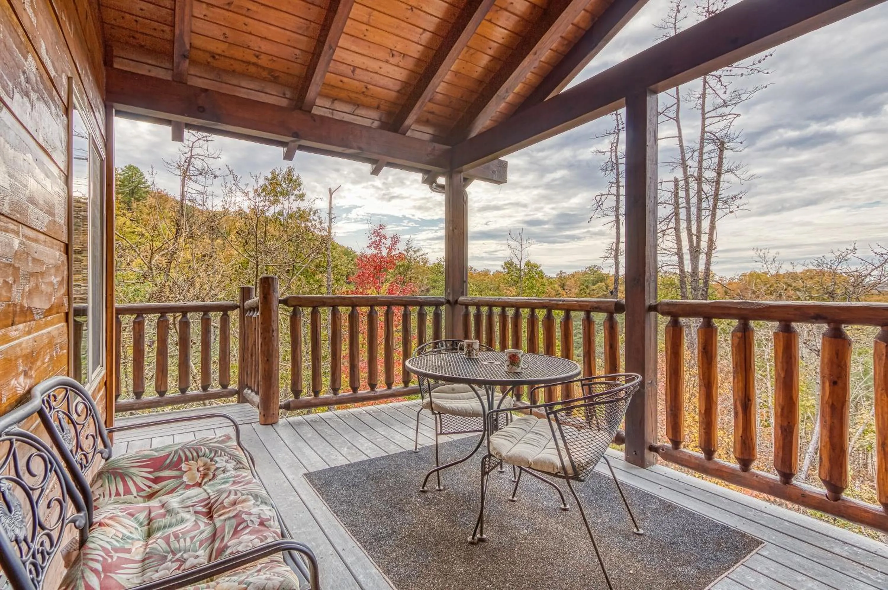 Bear Elegance - Theater Room, Secluded, Heart Shaped Tub!!!