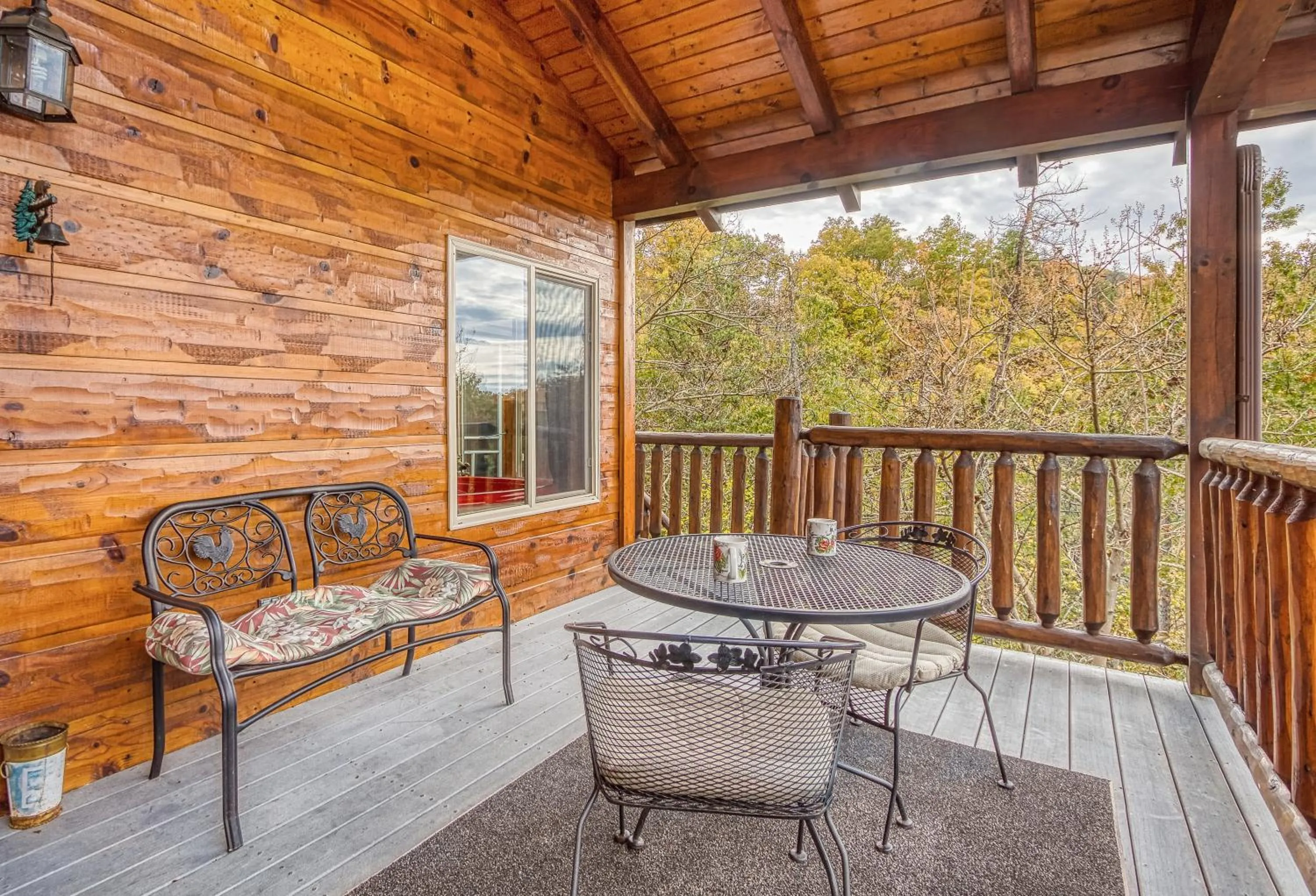 Bear Elegance - Theater Room, Secluded, Heart Shaped Tub!!!