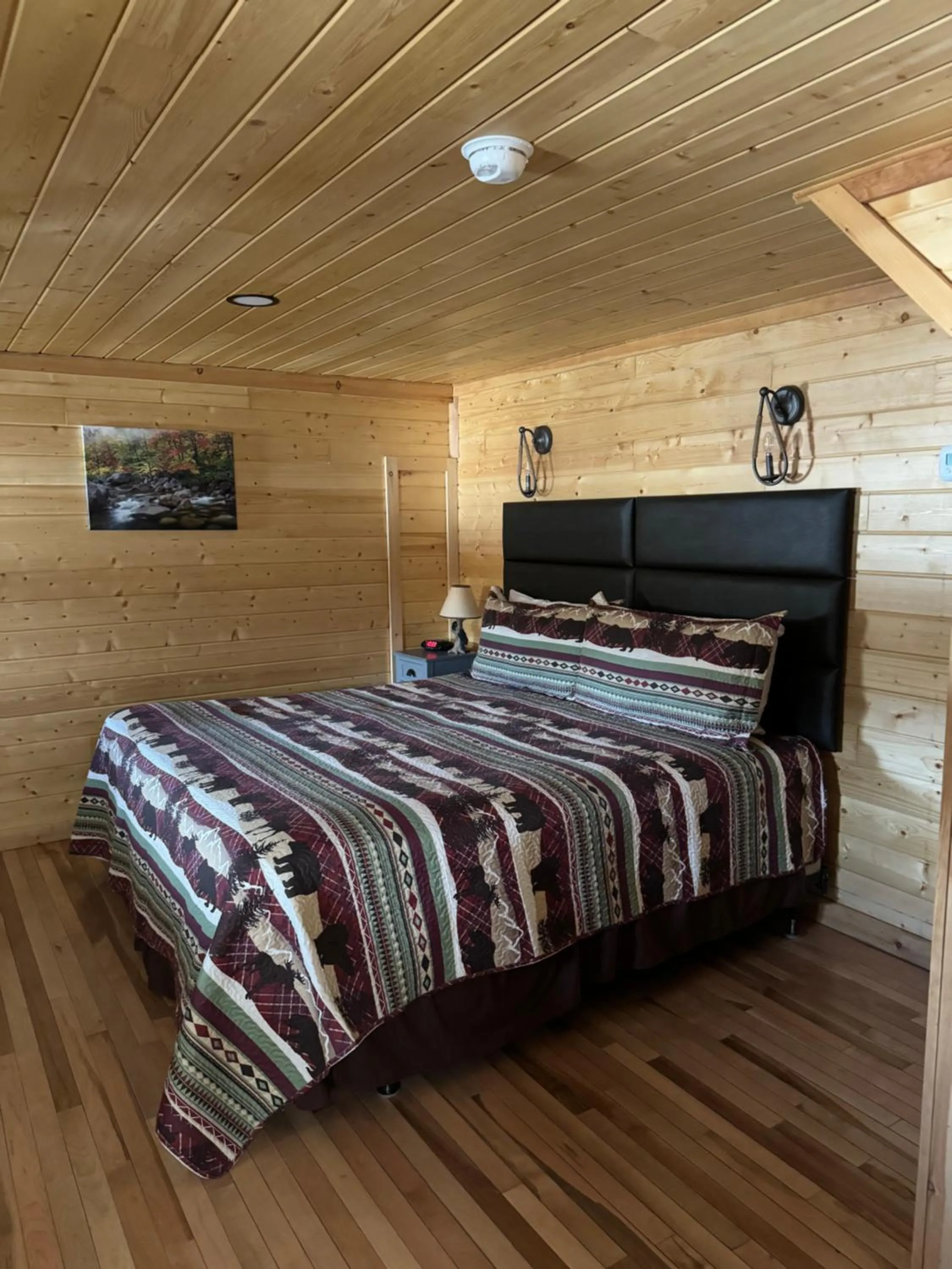 Bedroom, Bed in Presidential Mountain Resort