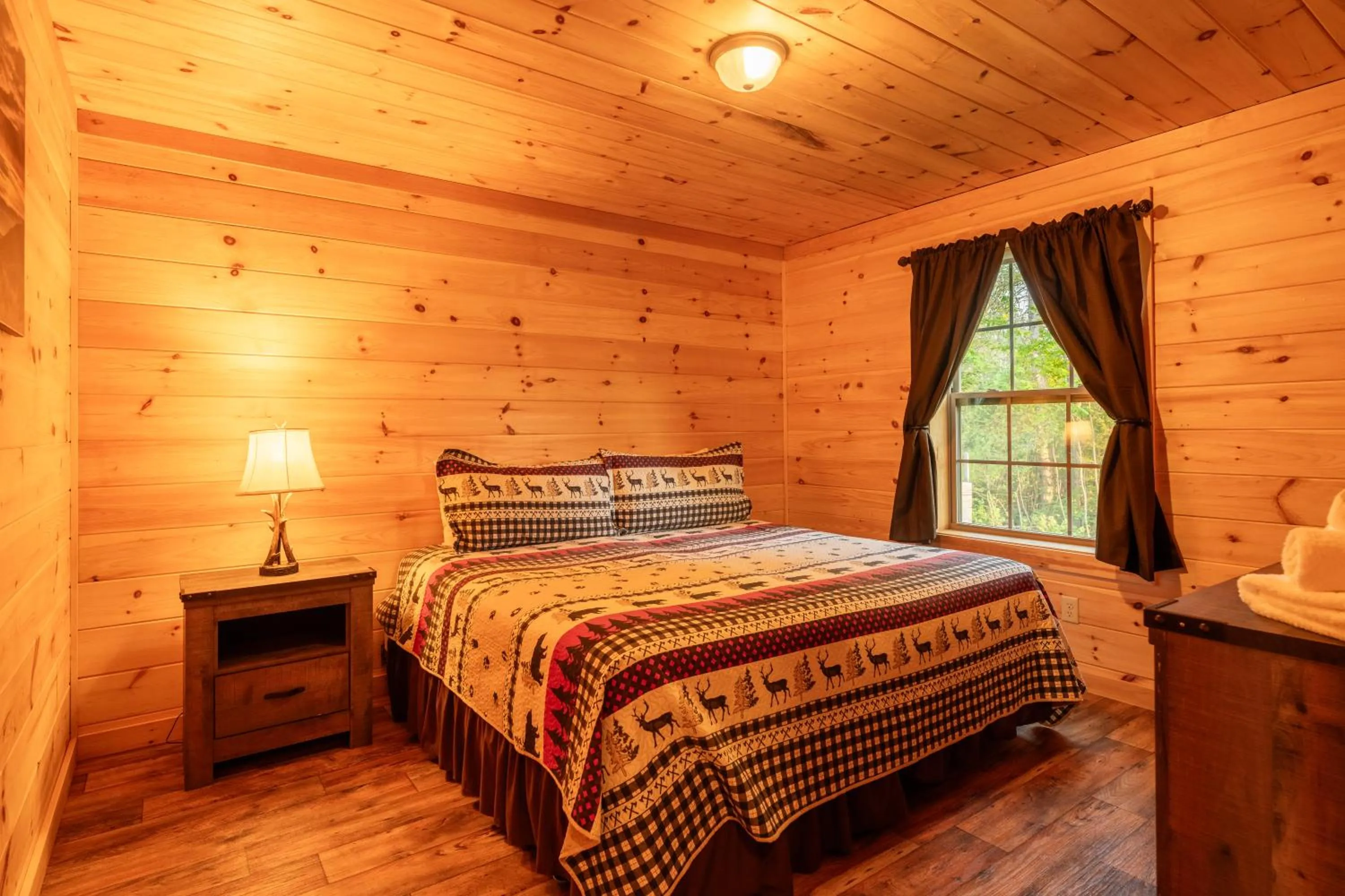 Bedroom, Bed in Presidential Mountain Resort