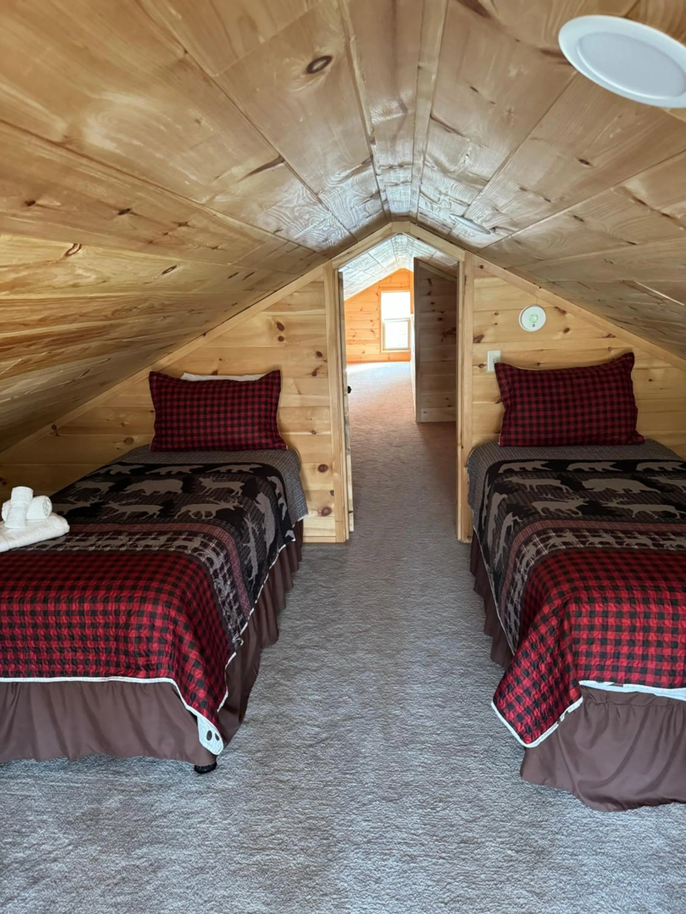 Bedroom, Bed in Presidential Mountain Resort