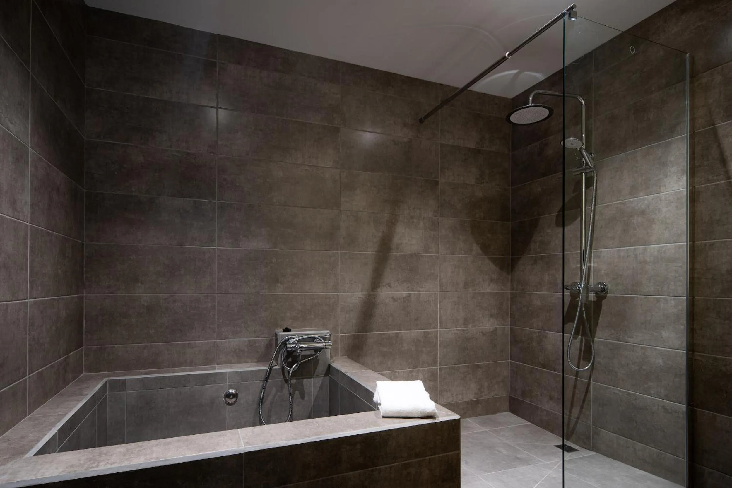 Bathroom in Senhora da Rosa, Tradition & Nature Hotel