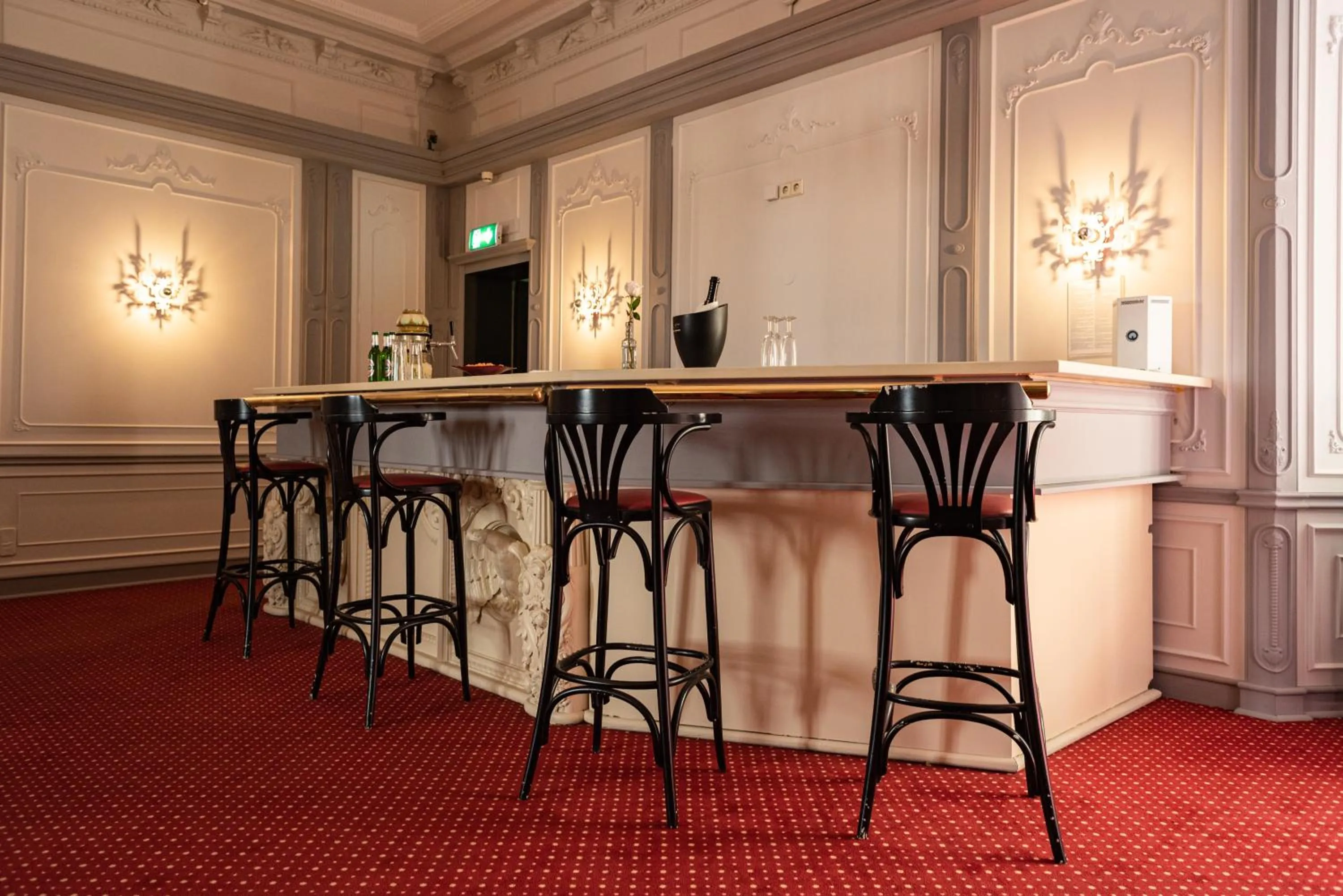 Lounge or bar in acom Hotel Berlin Kurfürstendamm