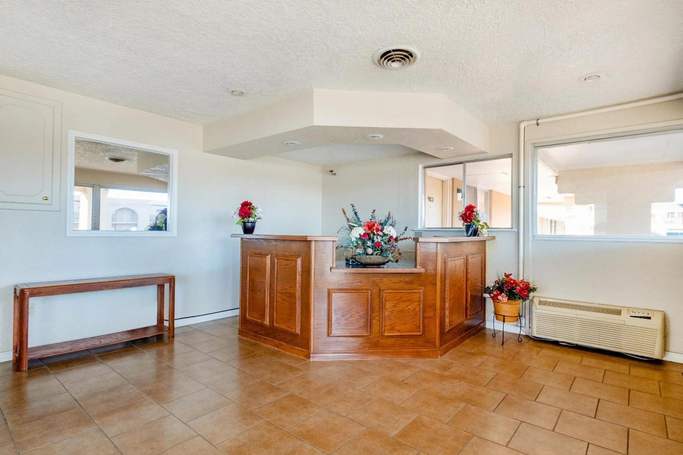 Lobby or reception in OYO Hotel Elk City OK Route 66