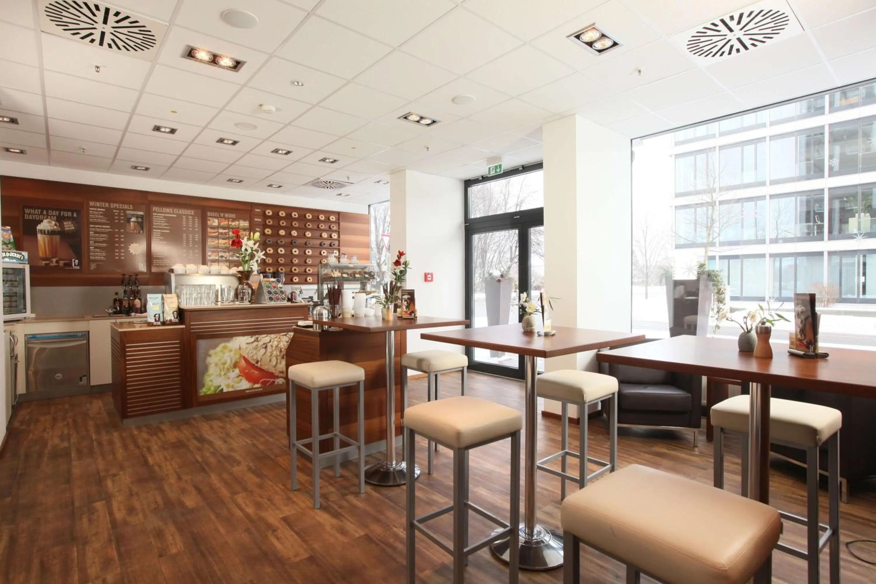 Restaurant/places to eat in Rilano 24/7 Hotel München