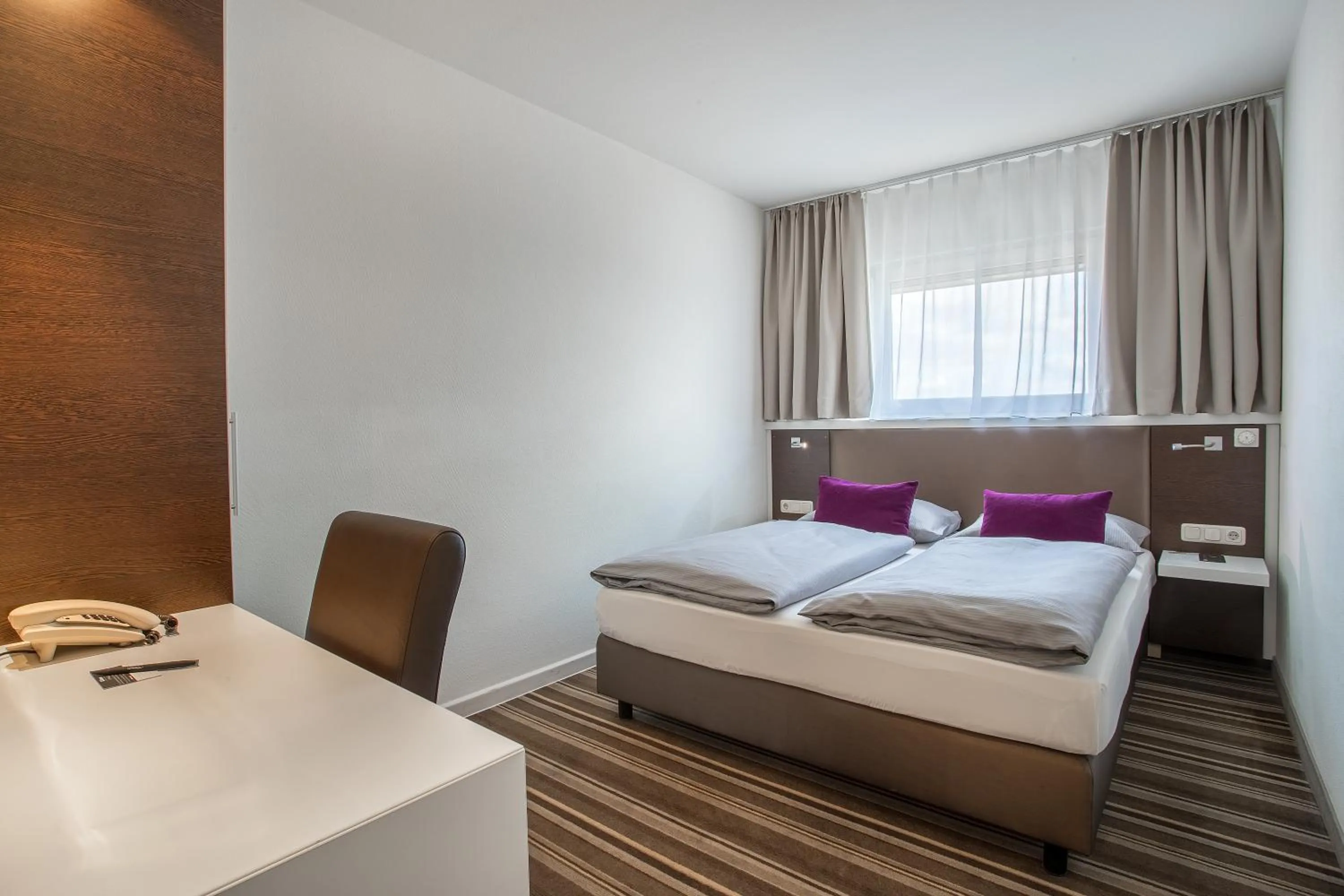 Photo of the whole room in Rilano 24/7 Hotel München