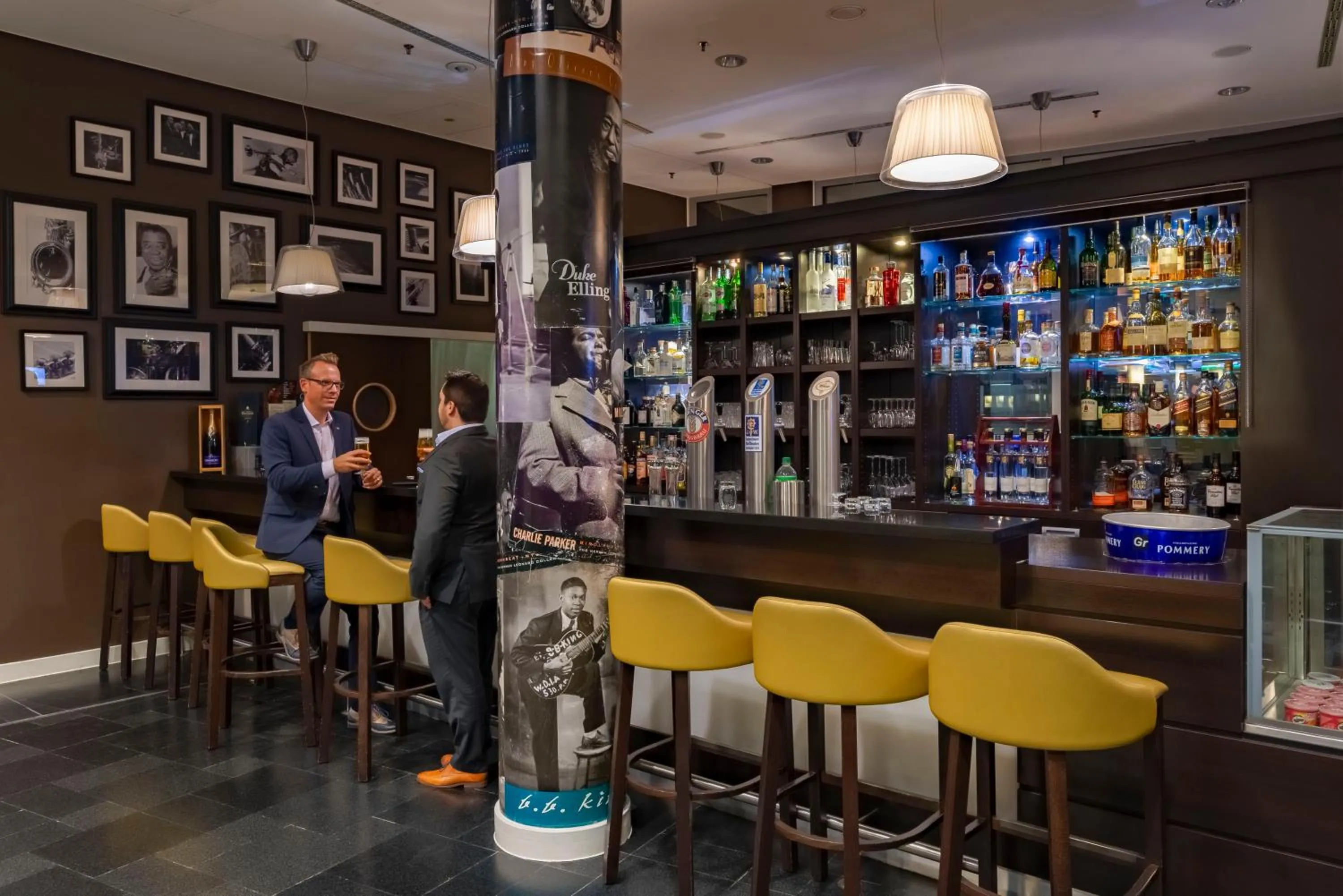 Lounge or bar in Rilano 24/7 Hotel München