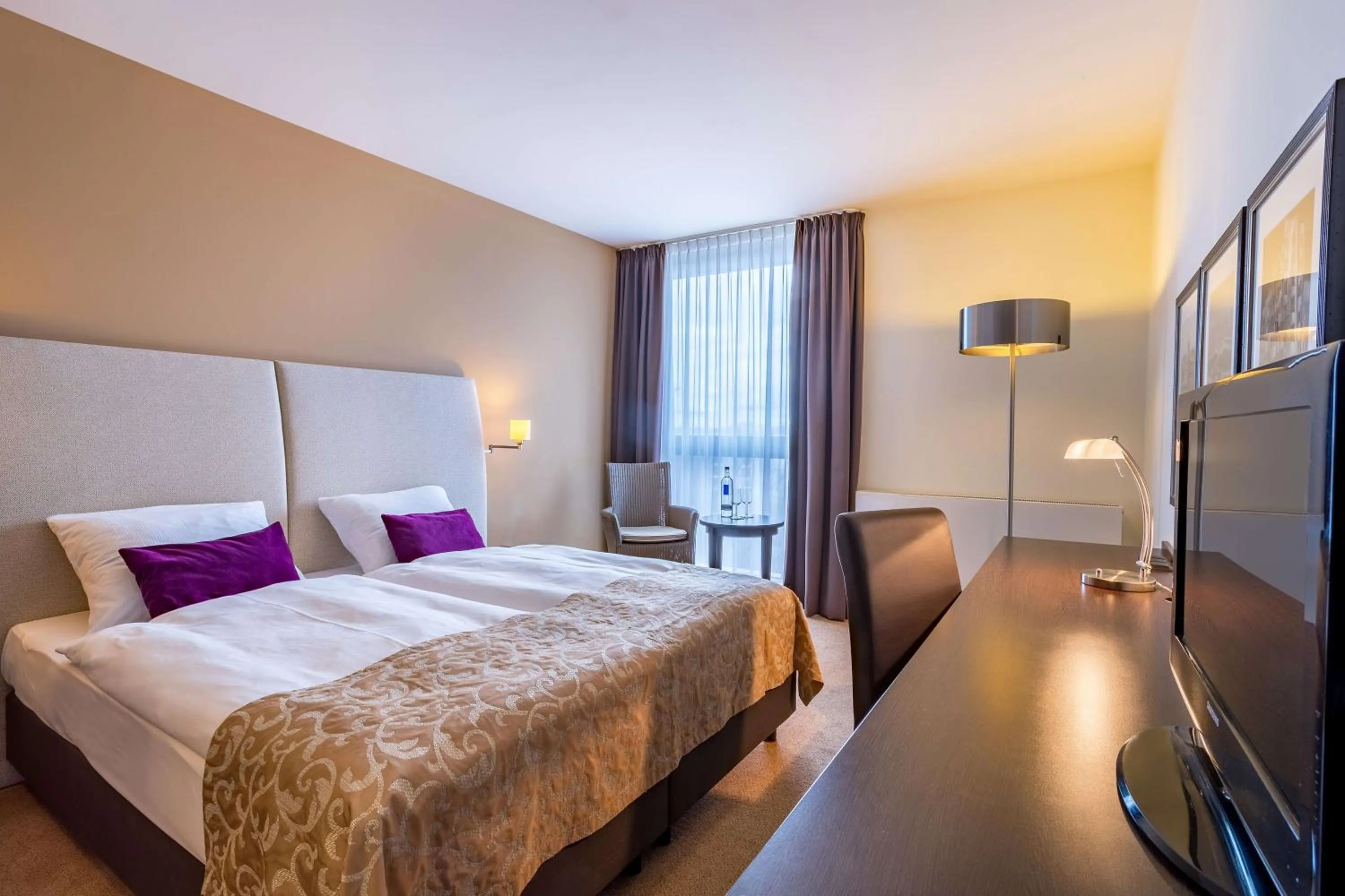 Photo of the whole room in Rilano 24/7 Hotel München