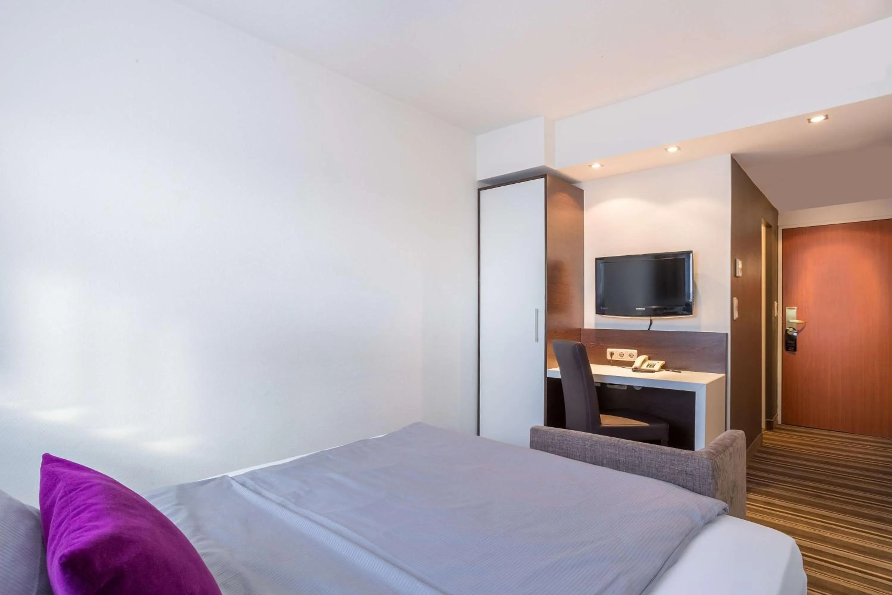 Photo of the whole room in Rilano 24/7 Hotel München