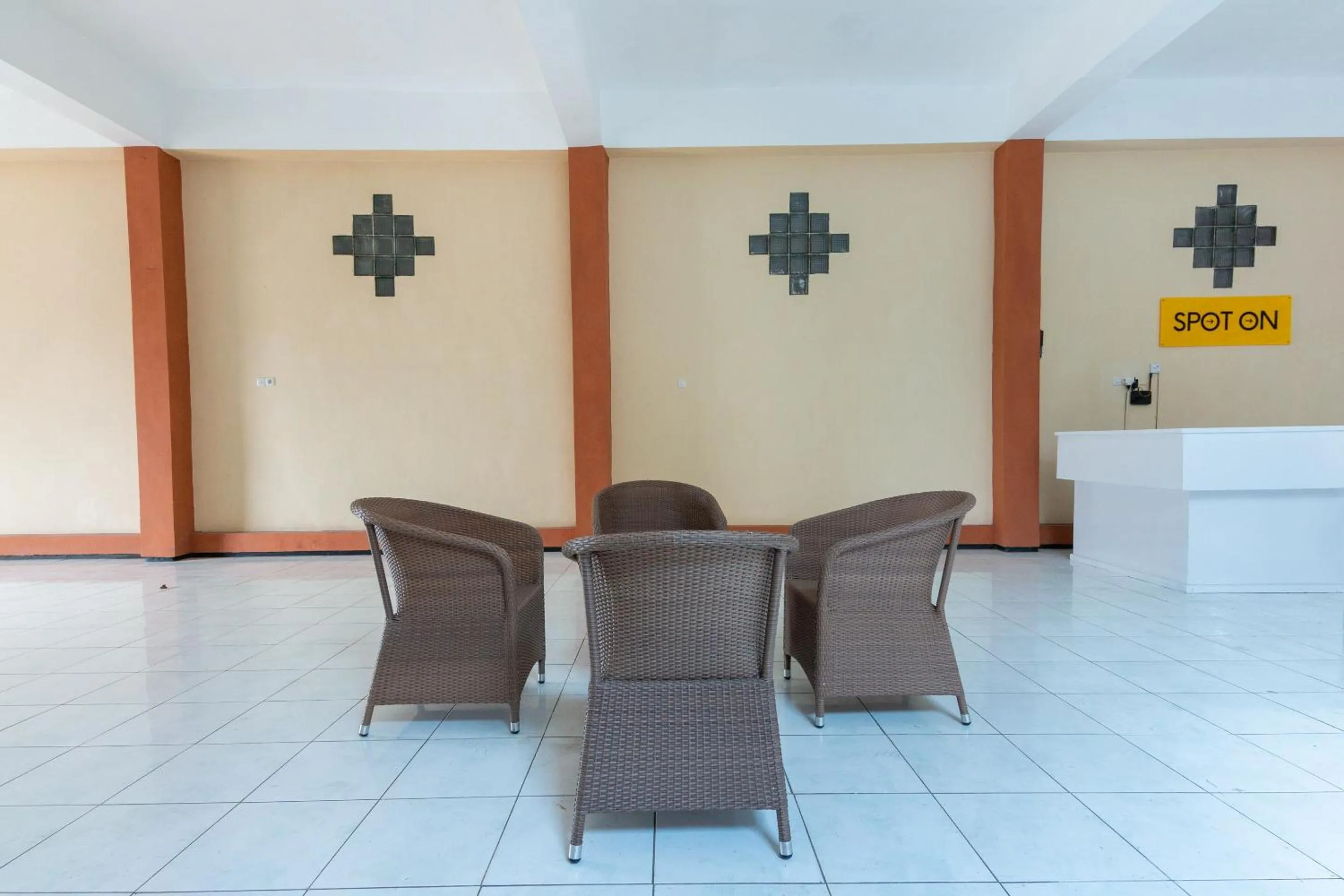 Lobby or reception in Hotel O Safira Family Residence Syariah
