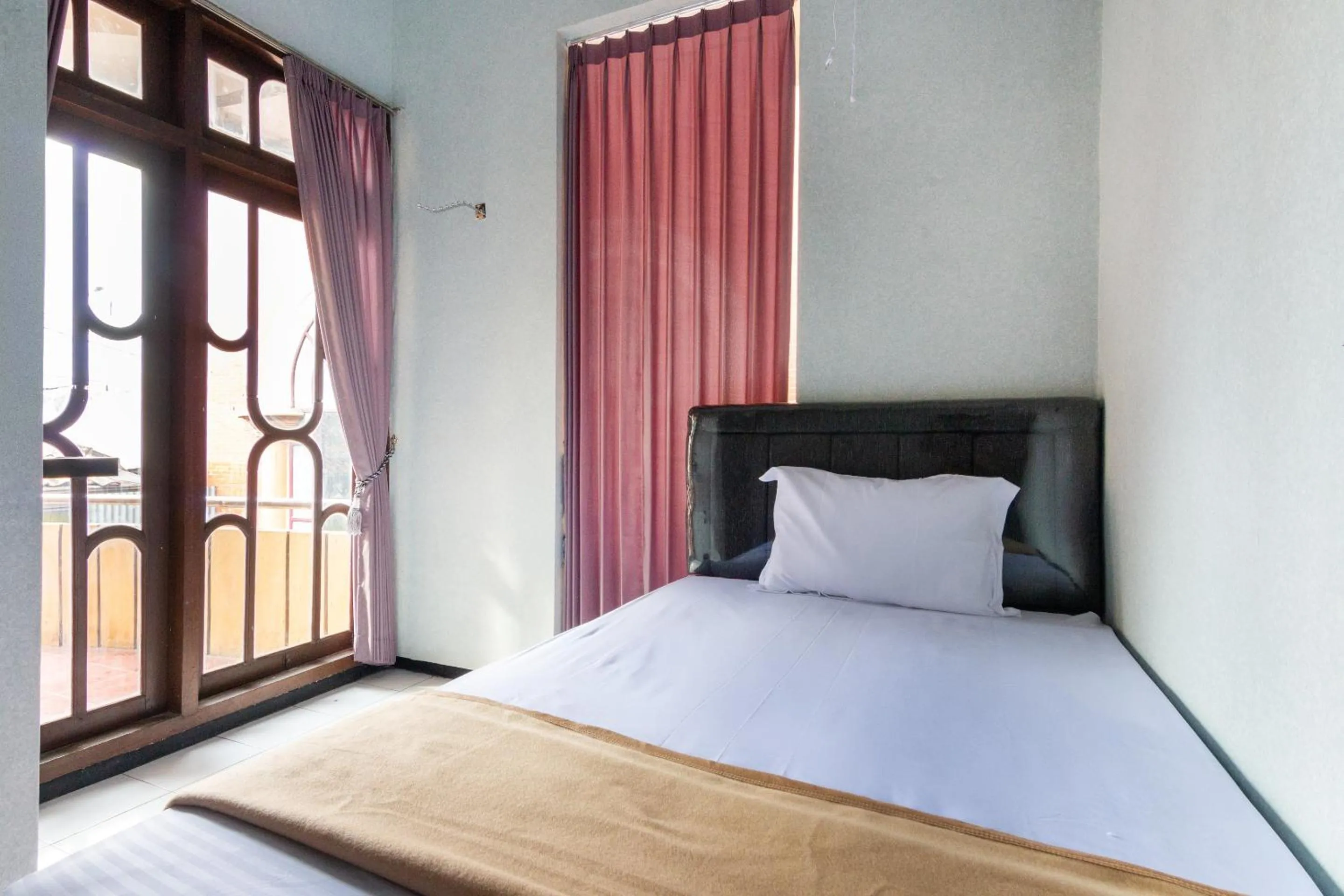 Bedroom, Bed in Hotel O Safira Family Residence Syariah