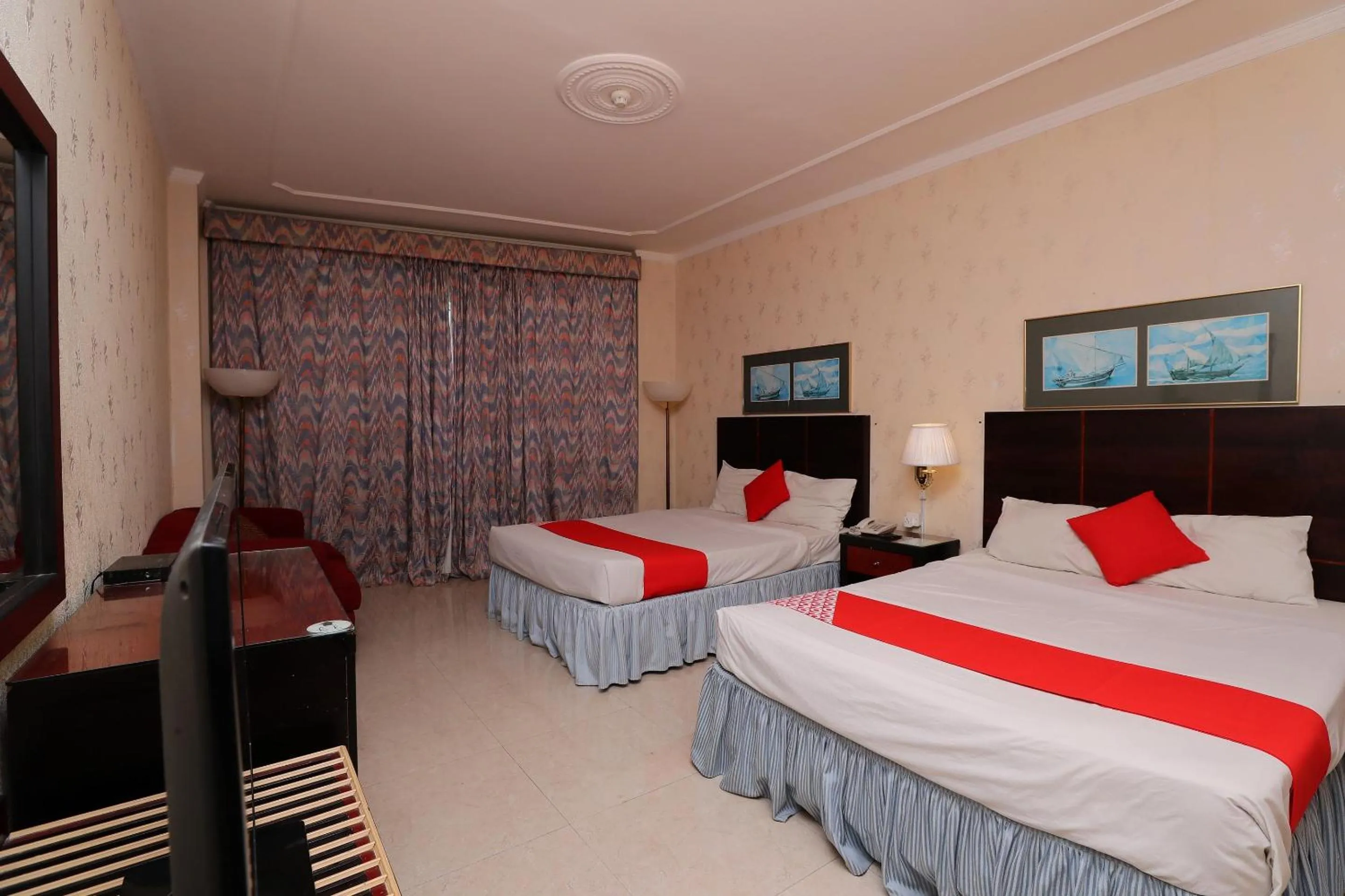 Bedroom, Bed in OYO 112 Semiramis Hotel